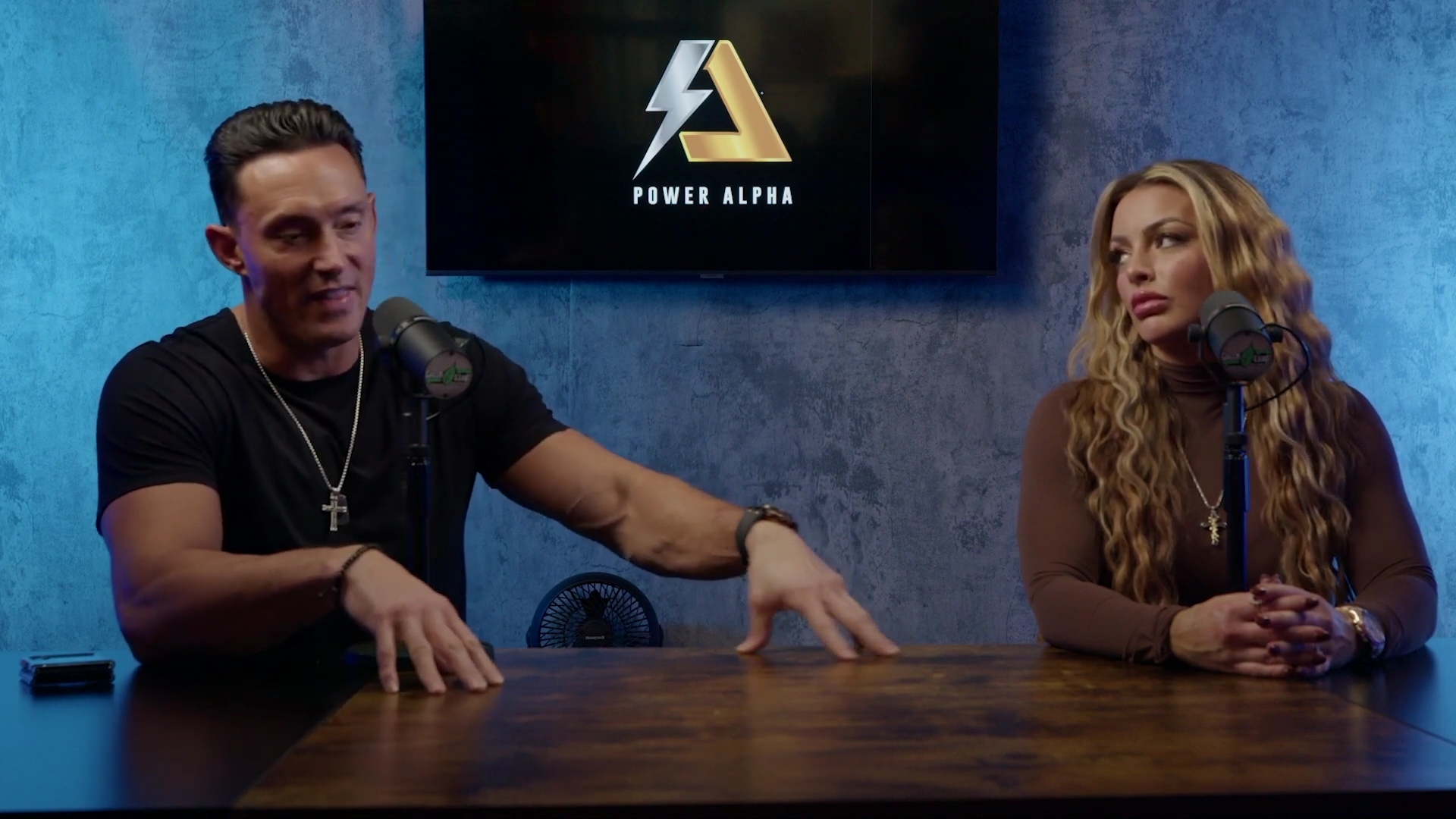 x2mate_com-Ep_9_-_Power_Alphas_Podcast___28Mandy_Saccomanno___Sabby_Piscitelli29-281080p29_mp40621.jpg
