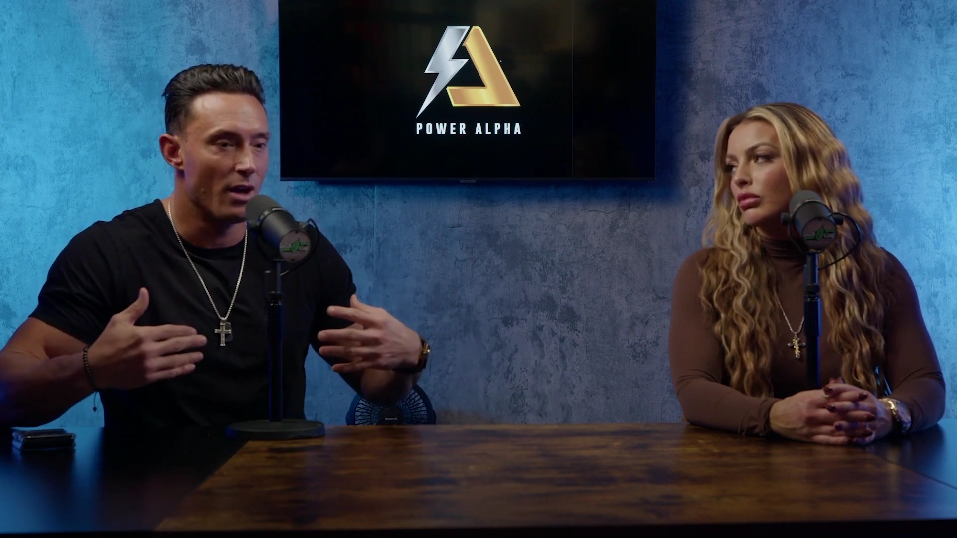 x2mate_com-Ep_9_-_Power_Alphas_Podcast___28Mandy_Saccomanno___Sabby_Piscitelli29-281080p29_mp40623.jpg