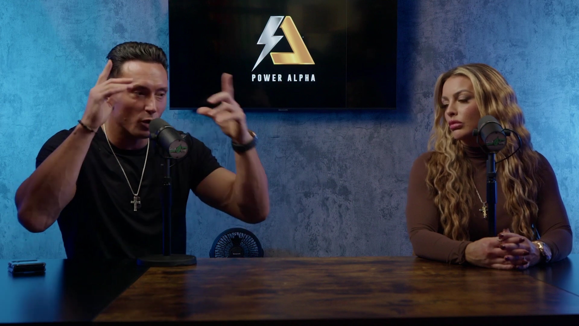 x2mate_com-Ep_9_-_Power_Alphas_Podcast___28Mandy_Saccomanno___Sabby_Piscitelli29-281080p29_mp40625.jpg