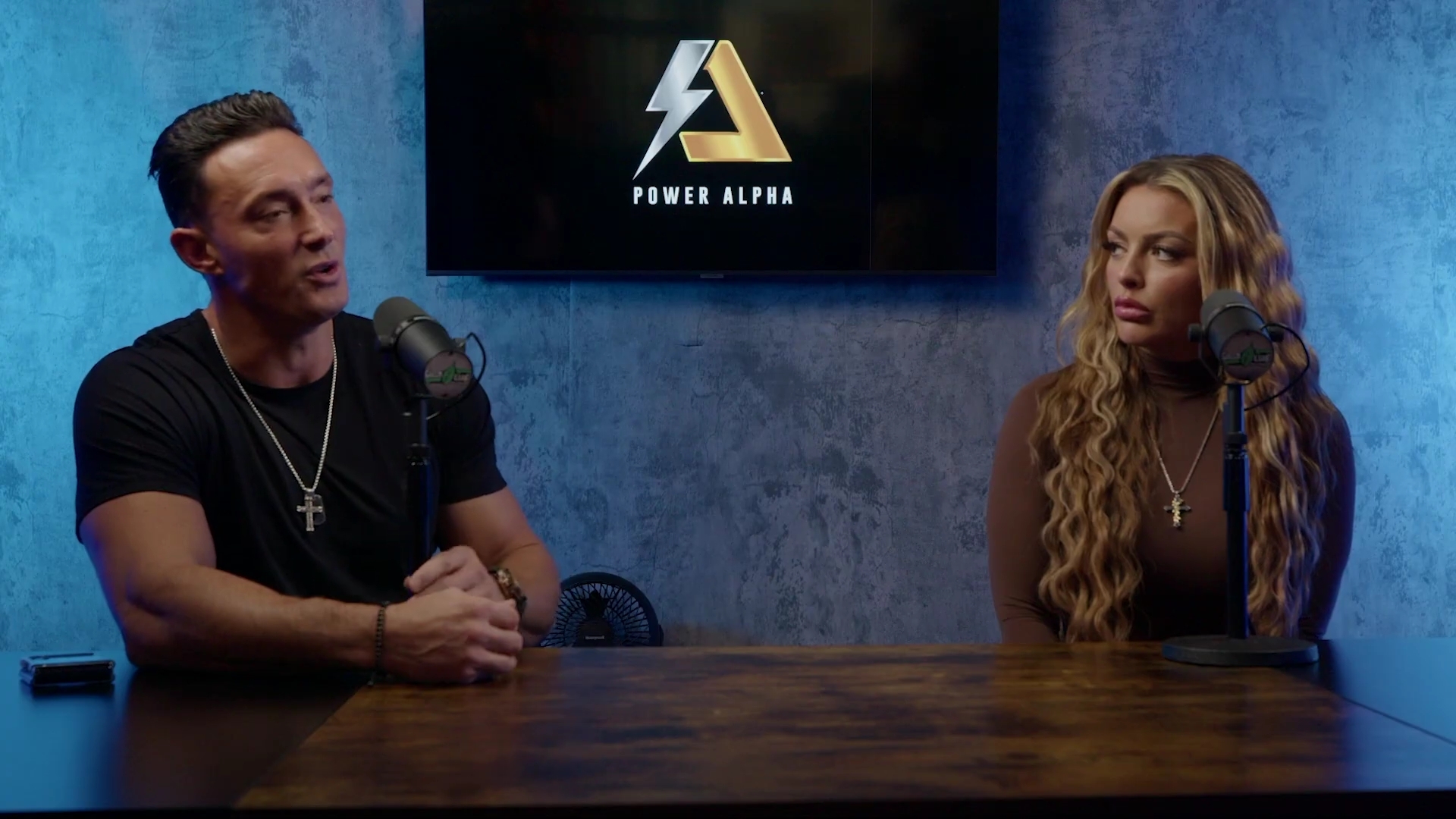 x2mate_com-Ep_9_-_Power_Alphas_Podcast___28Mandy_Saccomanno___Sabby_Piscitelli29-281080p29_mp40656.jpg