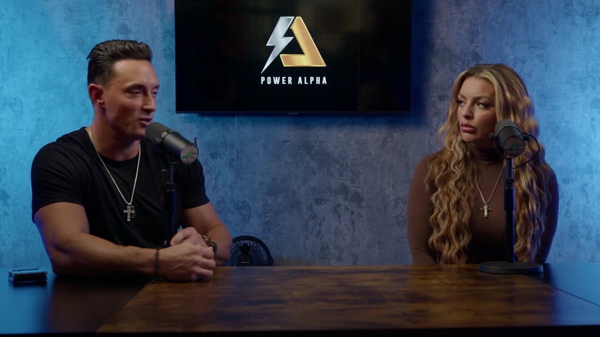x2mate_com-Ep_9_-_Power_Alphas_Podcast___28Mandy_Saccomanno___Sabby_Piscitelli29-281080p29_mp40657.jpg