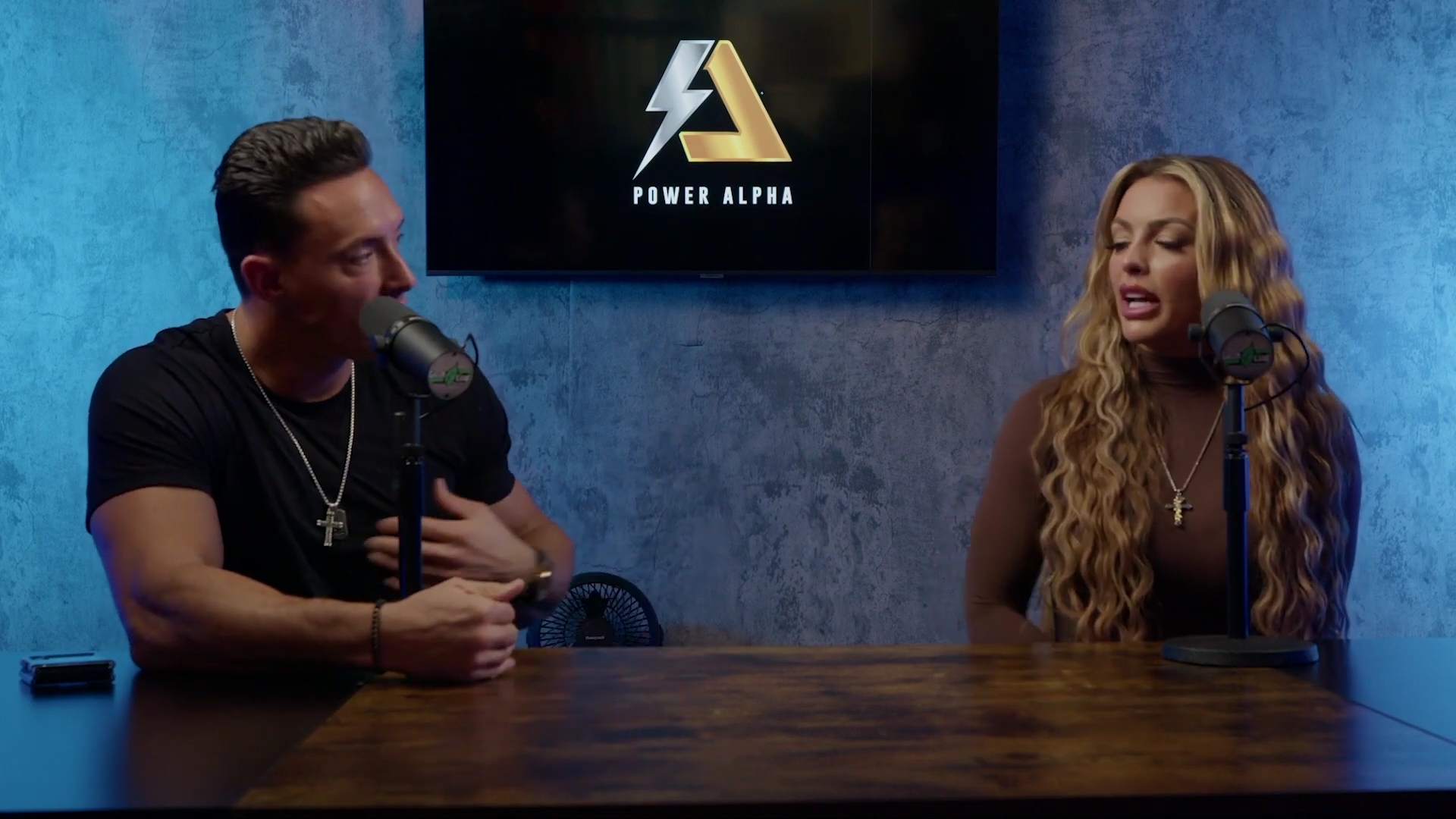x2mate_com-Ep_9_-_Power_Alphas_Podcast___28Mandy_Saccomanno___Sabby_Piscitelli29-281080p29_mp40741.jpg