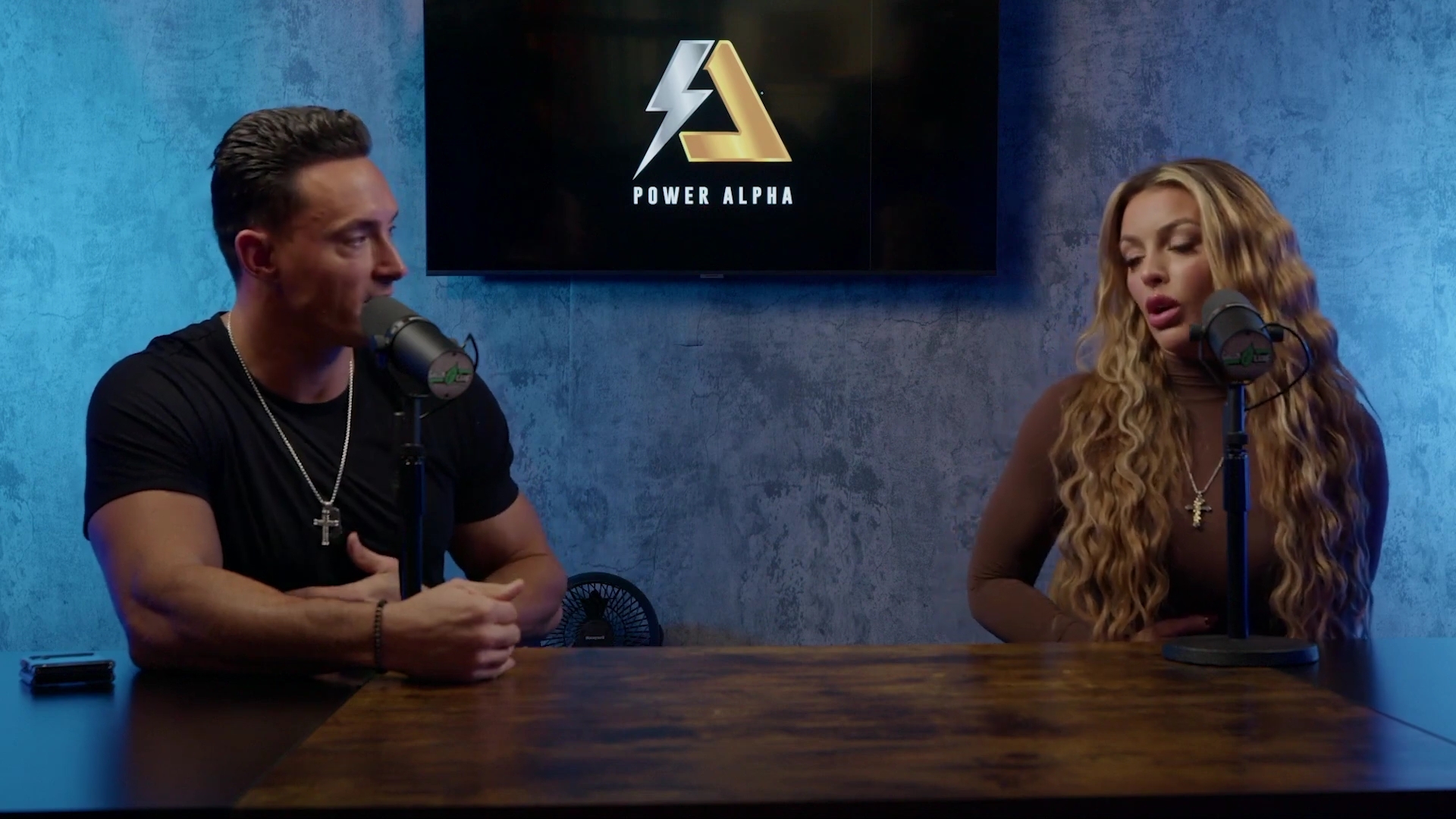 x2mate_com-Ep_9_-_Power_Alphas_Podcast___28Mandy_Saccomanno___Sabby_Piscitelli29-281080p29_mp40742.jpg