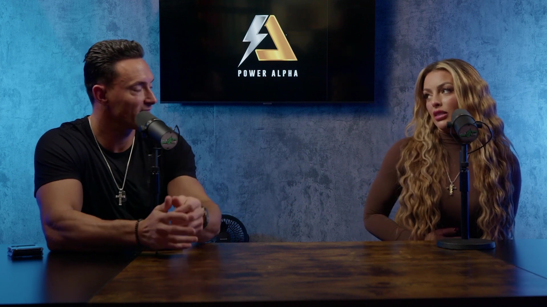 x2mate_com-Ep_9_-_Power_Alphas_Podcast___28Mandy_Saccomanno___Sabby_Piscitelli29-281080p29_mp40743.jpg