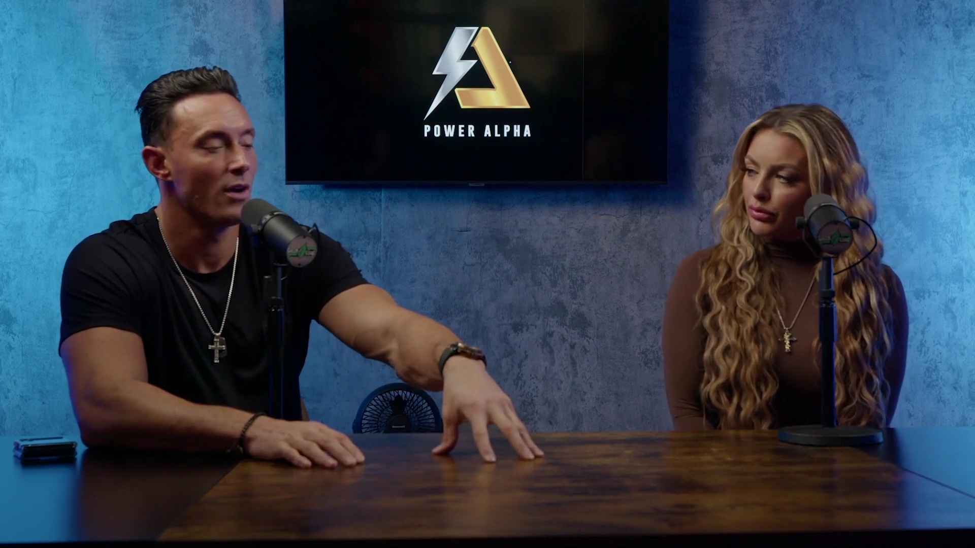x2mate_com-Ep_9_-_Power_Alphas_Podcast___28Mandy_Saccomanno___Sabby_Piscitelli29-281080p29_mp40765.jpg