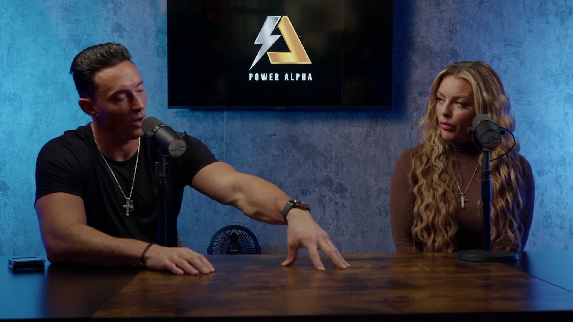 x2mate_com-Ep_9_-_Power_Alphas_Podcast___28Mandy_Saccomanno___Sabby_Piscitelli29-281080p29_mp40766.jpg