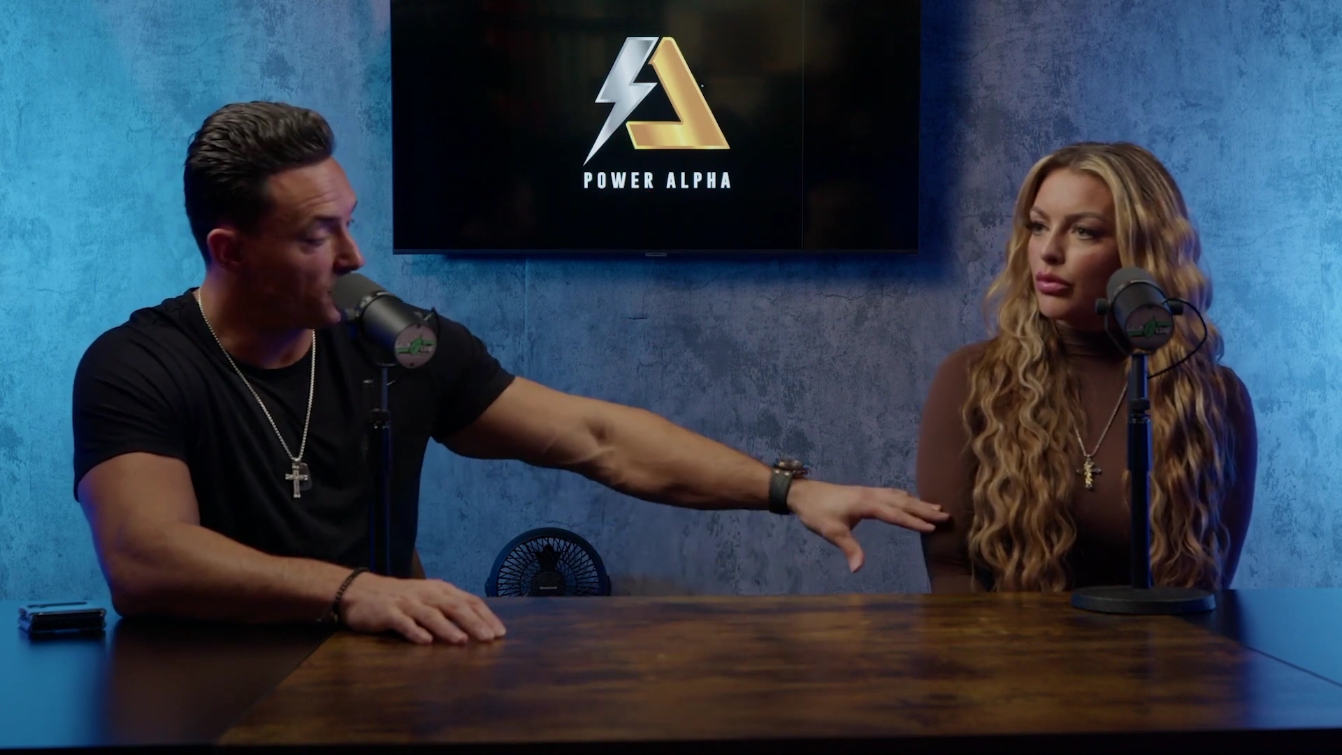 x2mate_com-Ep_9_-_Power_Alphas_Podcast___28Mandy_Saccomanno___Sabby_Piscitelli29-281080p29_mp40769.jpg