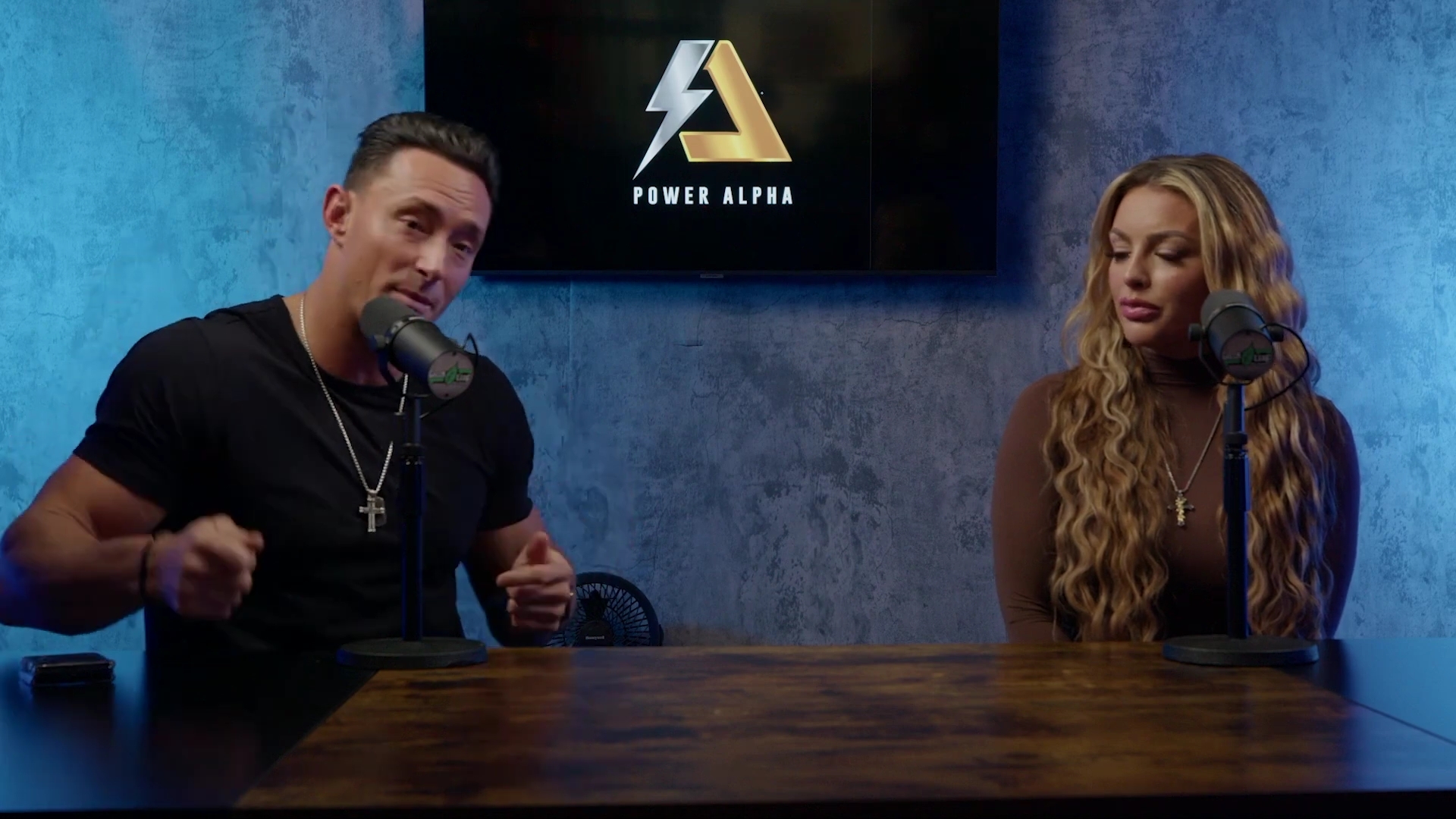 x2mate_com-Ep_9_-_Power_Alphas_Podcast___28Mandy_Saccomanno___Sabby_Piscitelli29-281080p29_mp40781.jpg