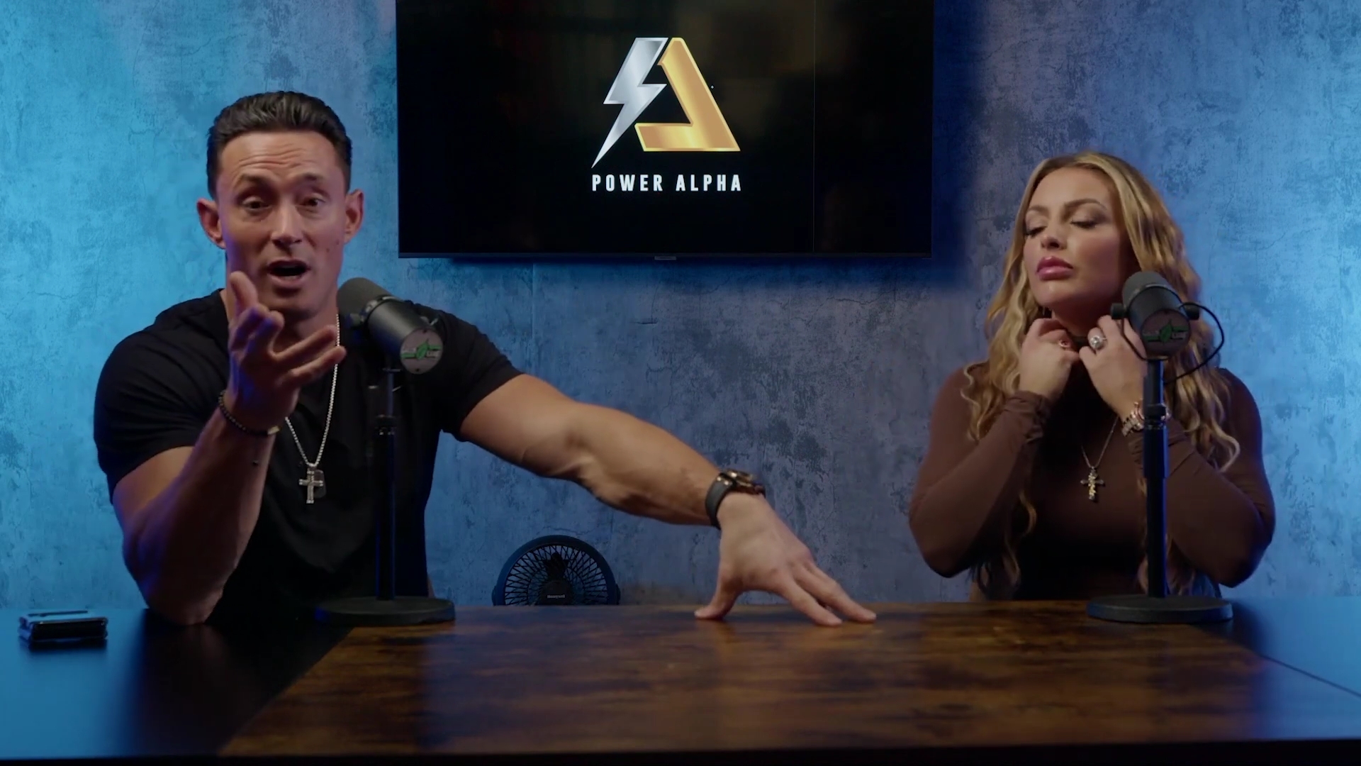 x2mate_com-Ep_9_-_Power_Alphas_Podcast___28Mandy_Saccomanno___Sabby_Piscitelli29-281080p29_mp40786.jpg