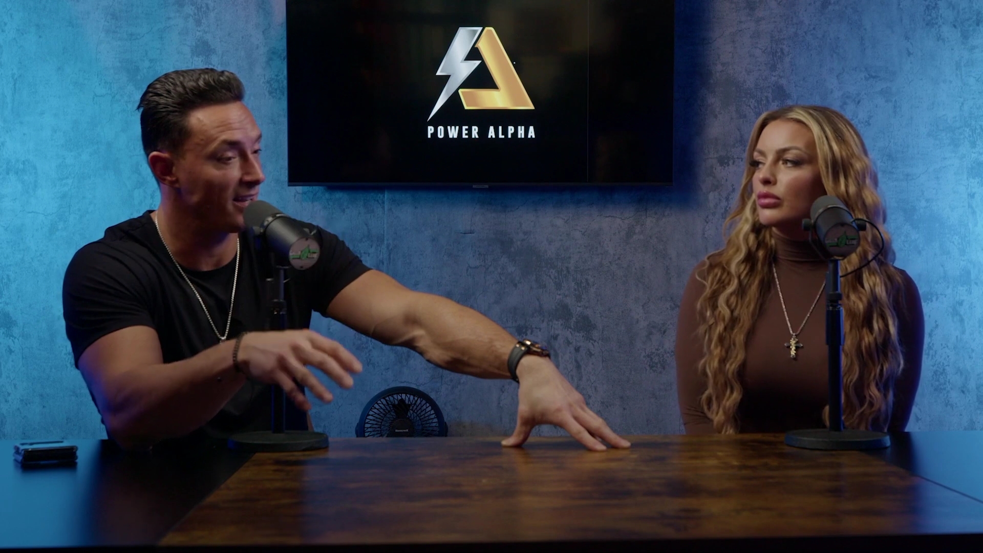 x2mate_com-Ep_9_-_Power_Alphas_Podcast___28Mandy_Saccomanno___Sabby_Piscitelli29-281080p29_mp40790.jpg