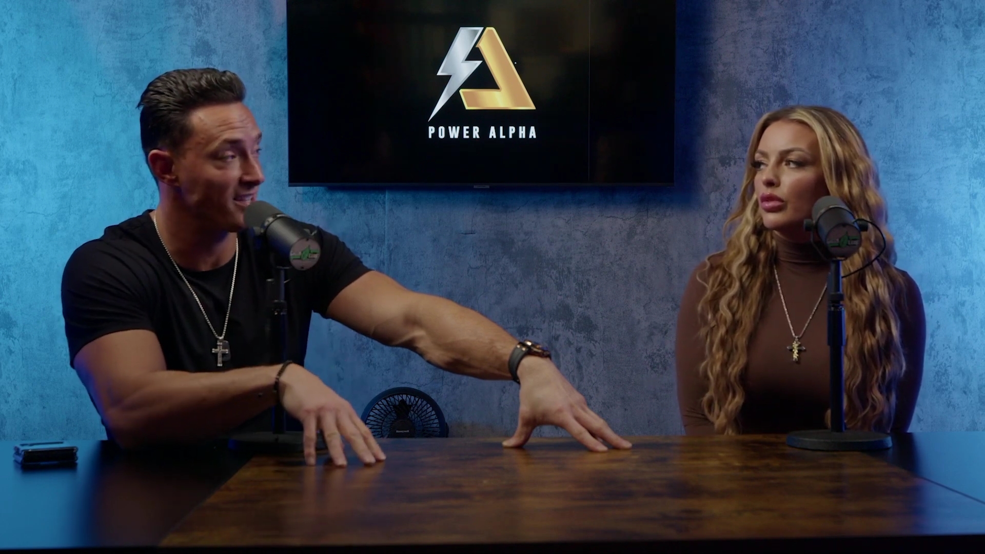 x2mate_com-Ep_9_-_Power_Alphas_Podcast___28Mandy_Saccomanno___Sabby_Piscitelli29-281080p29_mp40792.jpg