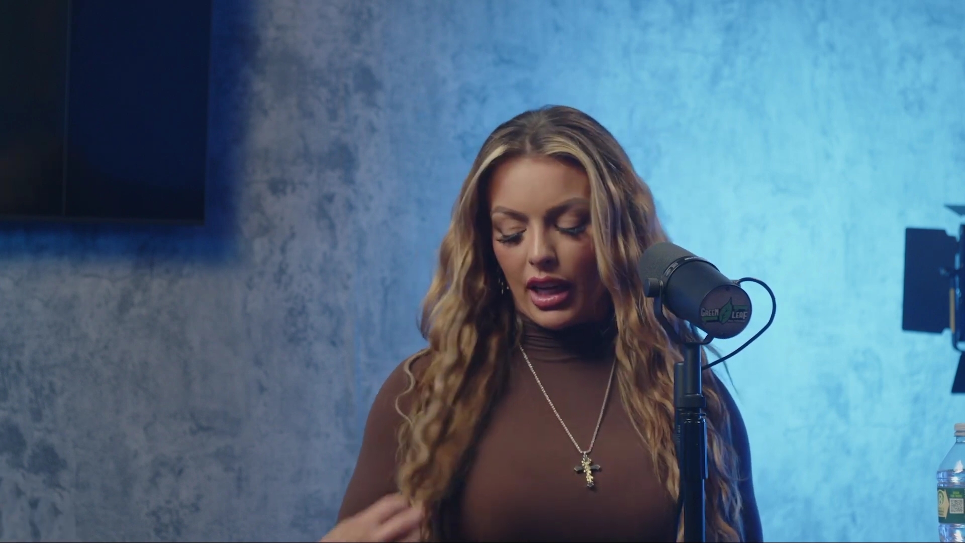 x2mate_com-Ep_9_-_Power_Alphas_Podcast___28Mandy_Saccomanno___Sabby_Piscitelli29-281080p29_mp40824.jpg