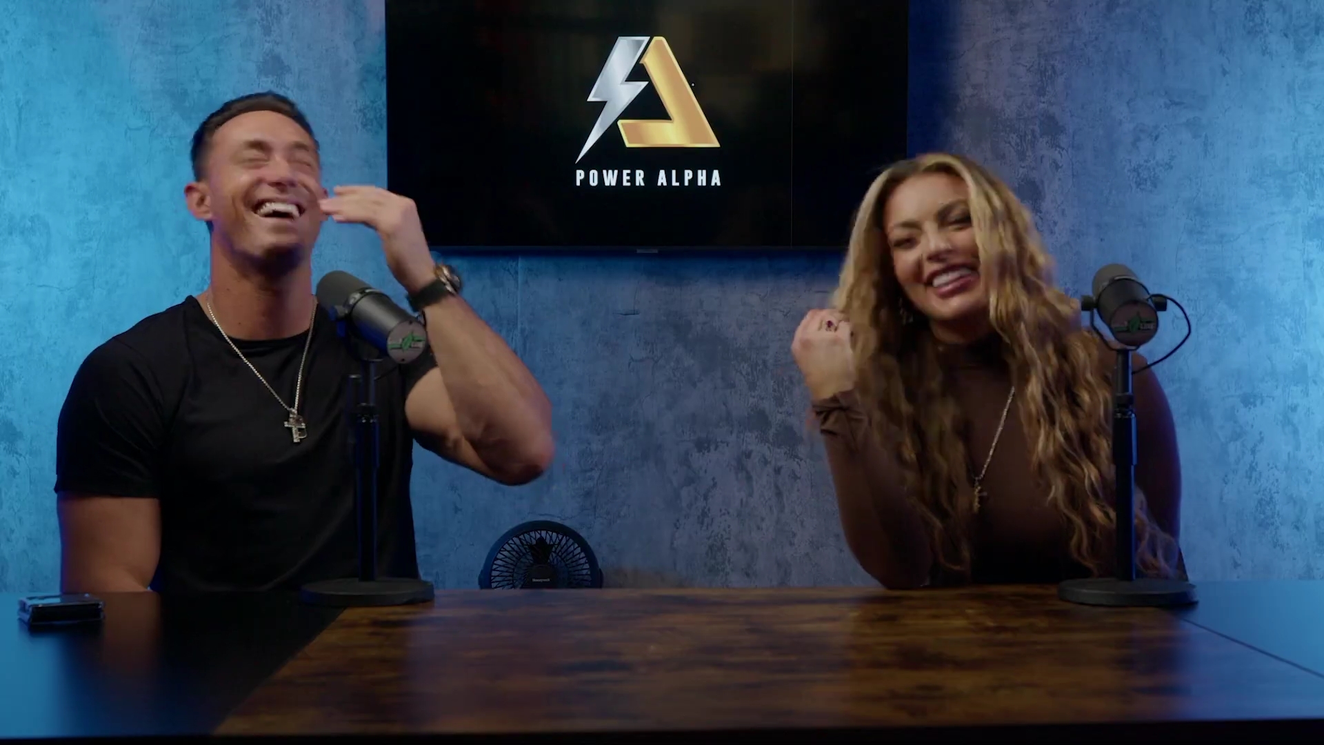 x2mate_com-Ep_9_-_Power_Alphas_Podcast___28Mandy_Saccomanno___Sabby_Piscitelli29-281080p29_mp40842.jpg