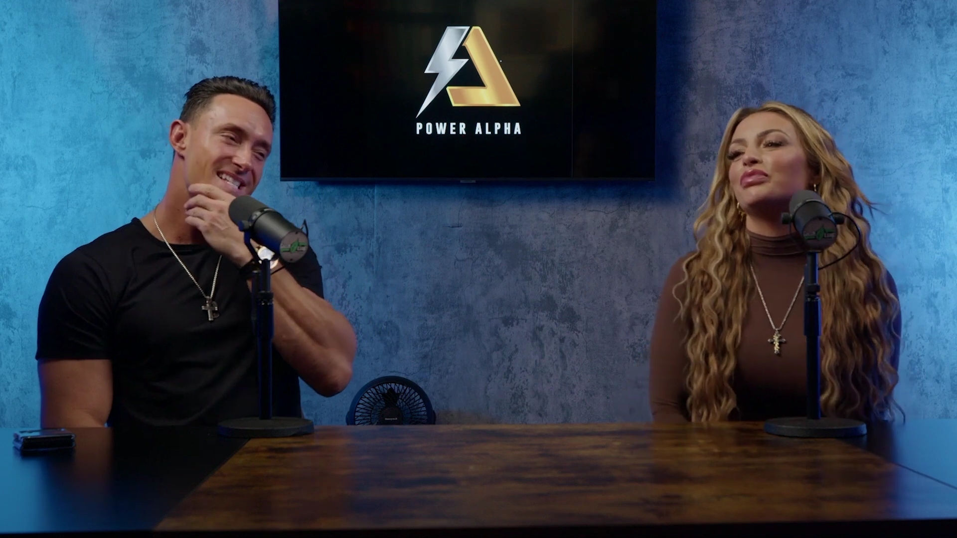 x2mate_com-Ep_9_-_Power_Alphas_Podcast___28Mandy_Saccomanno___Sabby_Piscitelli29-281080p29_mp40844.jpg