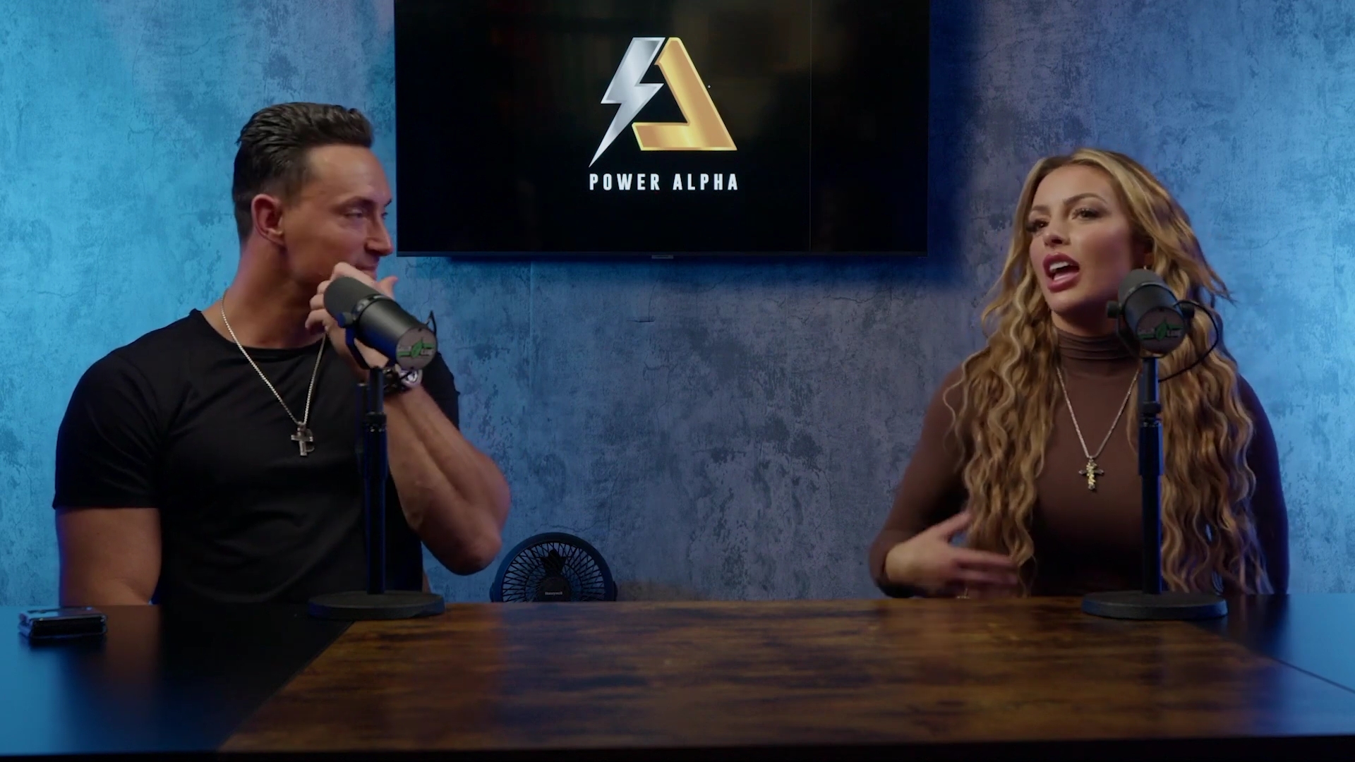 x2mate_com-Ep_9_-_Power_Alphas_Podcast___28Mandy_Saccomanno___Sabby_Piscitelli29-281080p29_mp40845.jpg