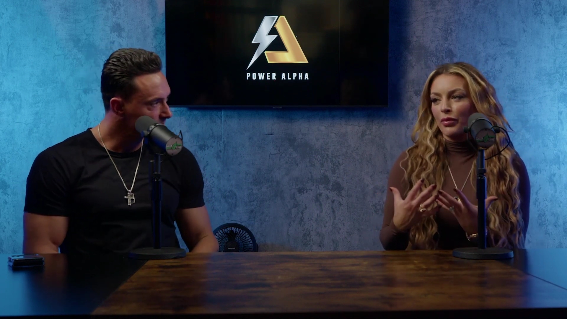 x2mate_com-Ep_9_-_Power_Alphas_Podcast___28Mandy_Saccomanno___Sabby_Piscitelli29-281080p29_mp40847.jpg