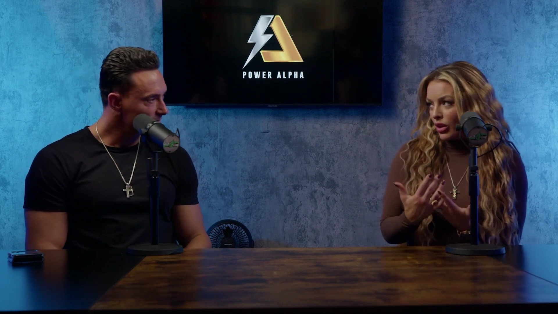 x2mate_com-Ep_9_-_Power_Alphas_Podcast___28Mandy_Saccomanno___Sabby_Piscitelli29-281080p29_mp40848.jpg