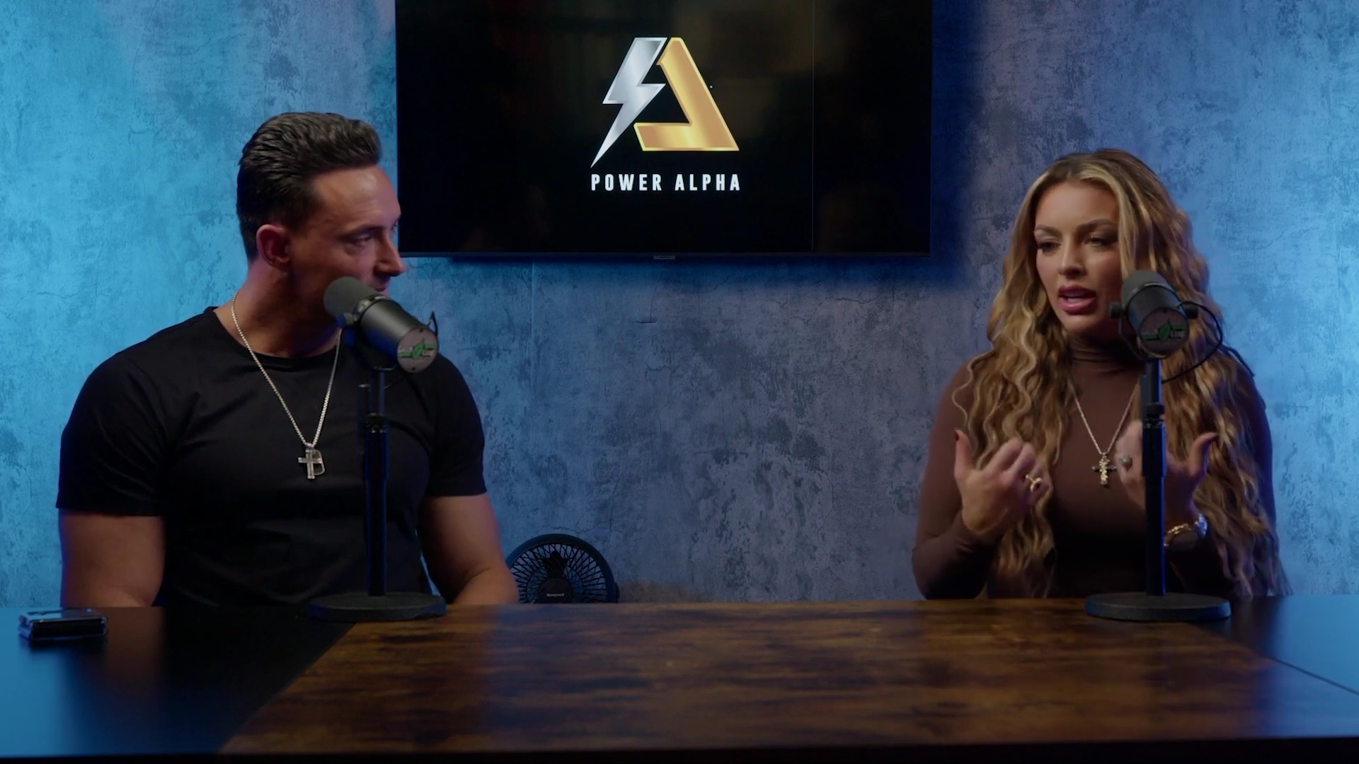 x2mate_com-Ep_9_-_Power_Alphas_Podcast___28Mandy_Saccomanno___Sabby_Piscitelli29-281080p29_mp40849.jpg