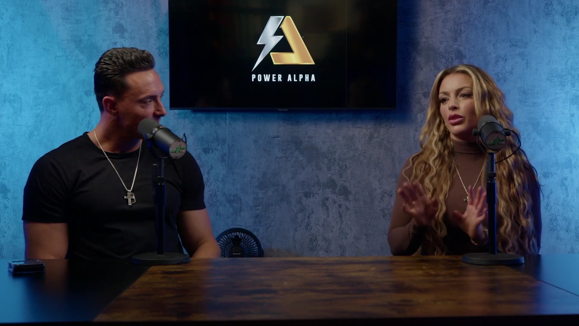 x2mate_com-Ep_9_-_Power_Alphas_Podcast___28Mandy_Saccomanno___Sabby_Piscitelli29-281080p29_mp40851.jpg