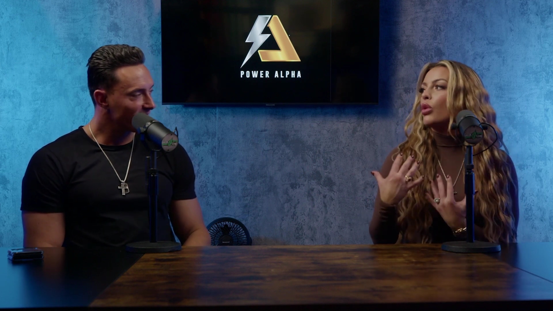 x2mate_com-Ep_9_-_Power_Alphas_Podcast___28Mandy_Saccomanno___Sabby_Piscitelli29-281080p29_mp40852.jpg