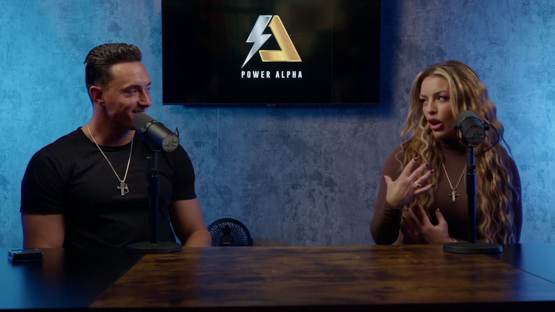x2mate_com-Ep_9_-_Power_Alphas_Podcast___28Mandy_Saccomanno___Sabby_Piscitelli29-281080p29_mp40853.jpg