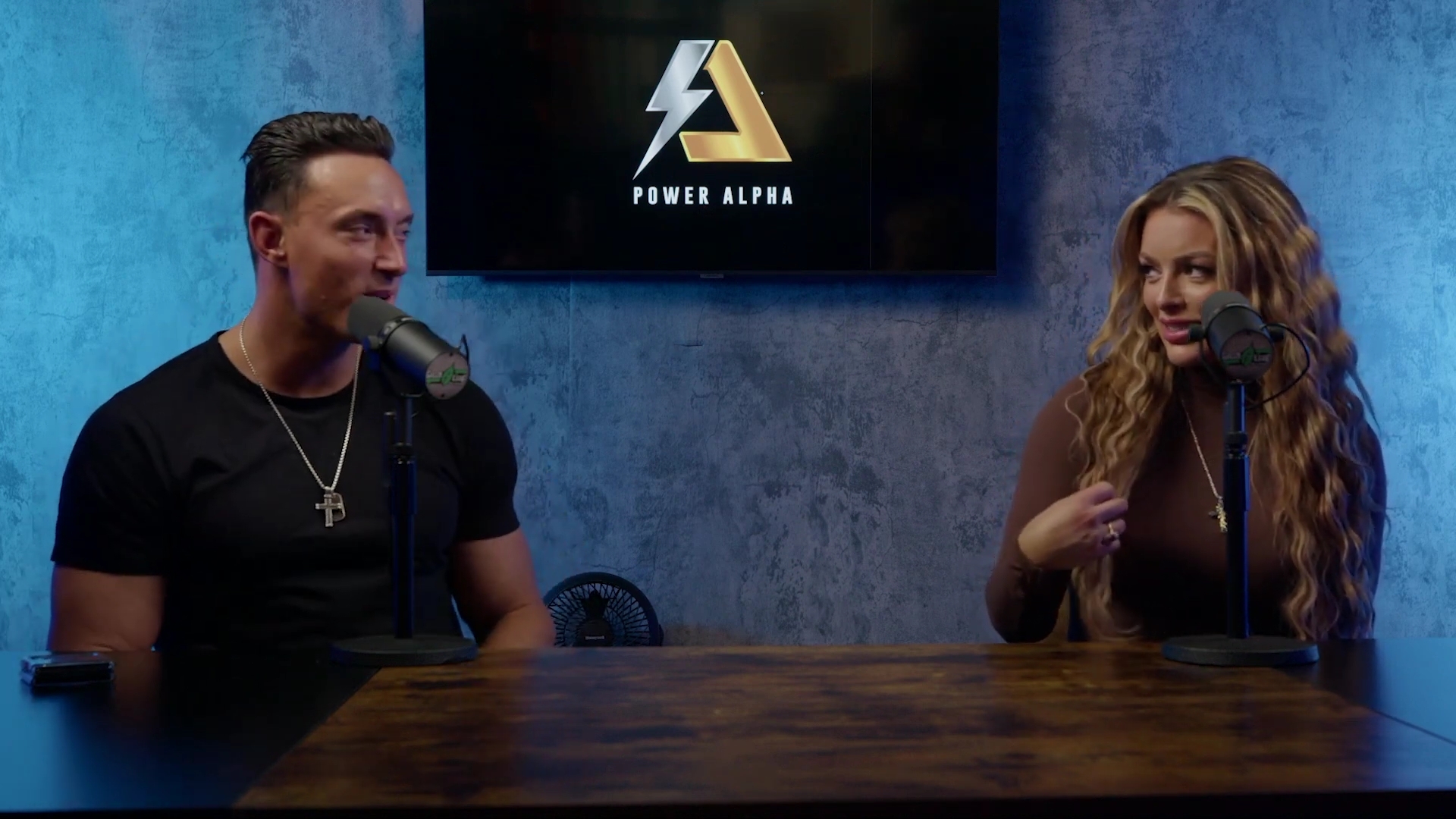 x2mate_com-Ep_9_-_Power_Alphas_Podcast___28Mandy_Saccomanno___Sabby_Piscitelli29-281080p29_mp40857.jpg