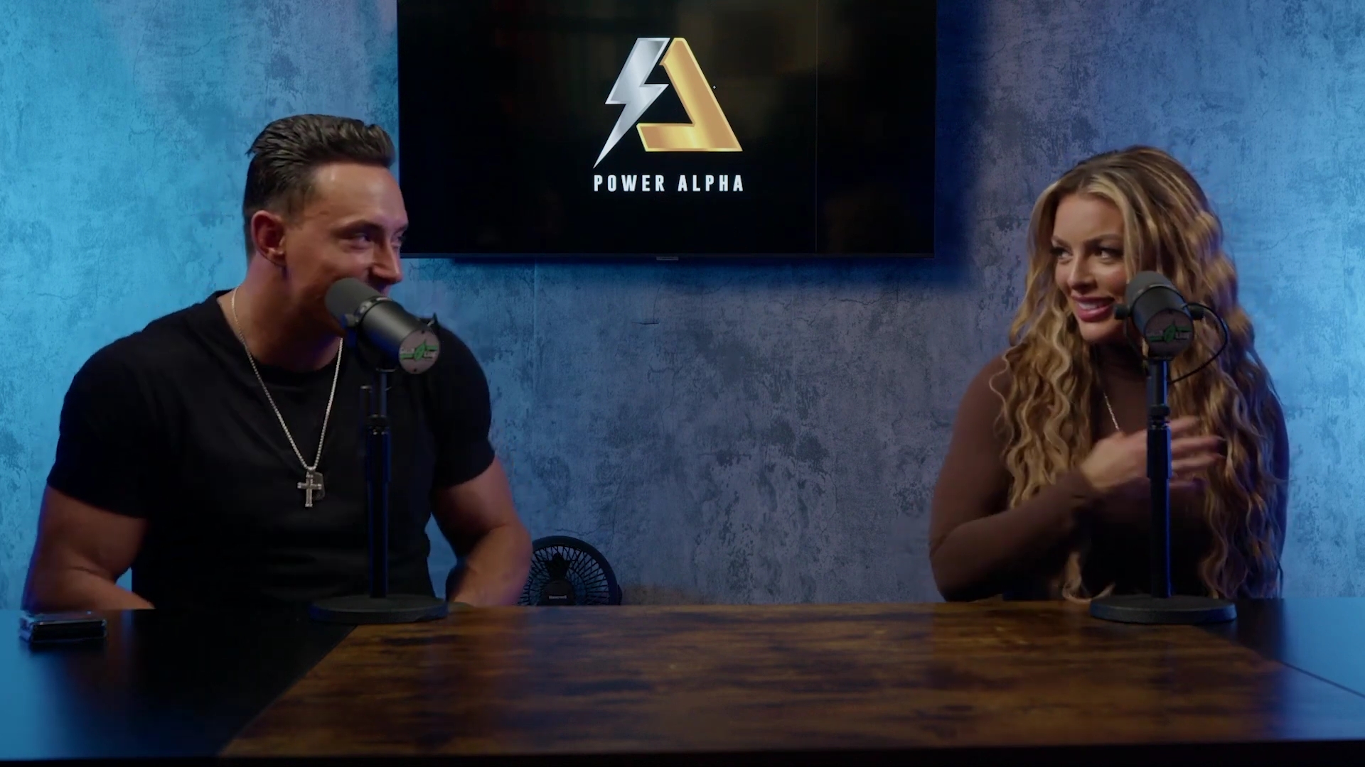 x2mate_com-Ep_9_-_Power_Alphas_Podcast___28Mandy_Saccomanno___Sabby_Piscitelli29-281080p29_mp40858.jpg