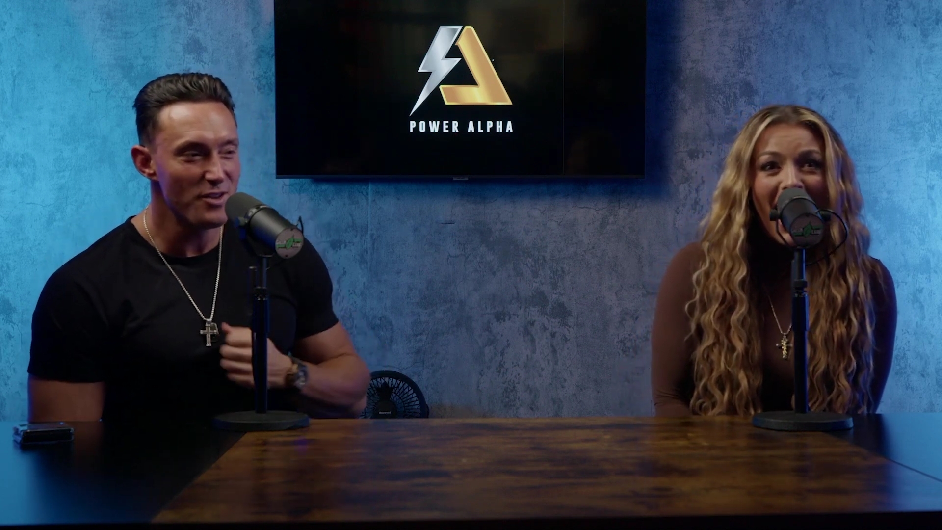 x2mate_com-Ep_9_-_Power_Alphas_Podcast___28Mandy_Saccomanno___Sabby_Piscitelli29-281080p29_mp40862.jpg