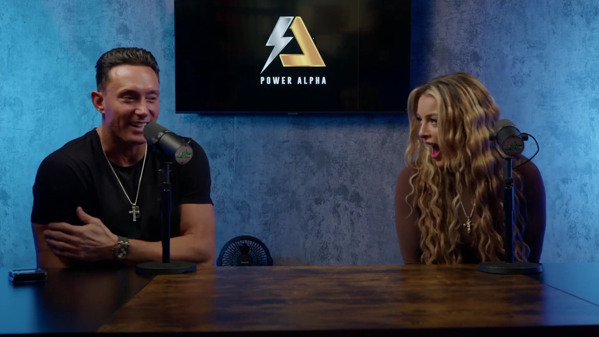 x2mate_com-Ep_9_-_Power_Alphas_Podcast___28Mandy_Saccomanno___Sabby_Piscitelli29-281080p29_mp40863.jpg