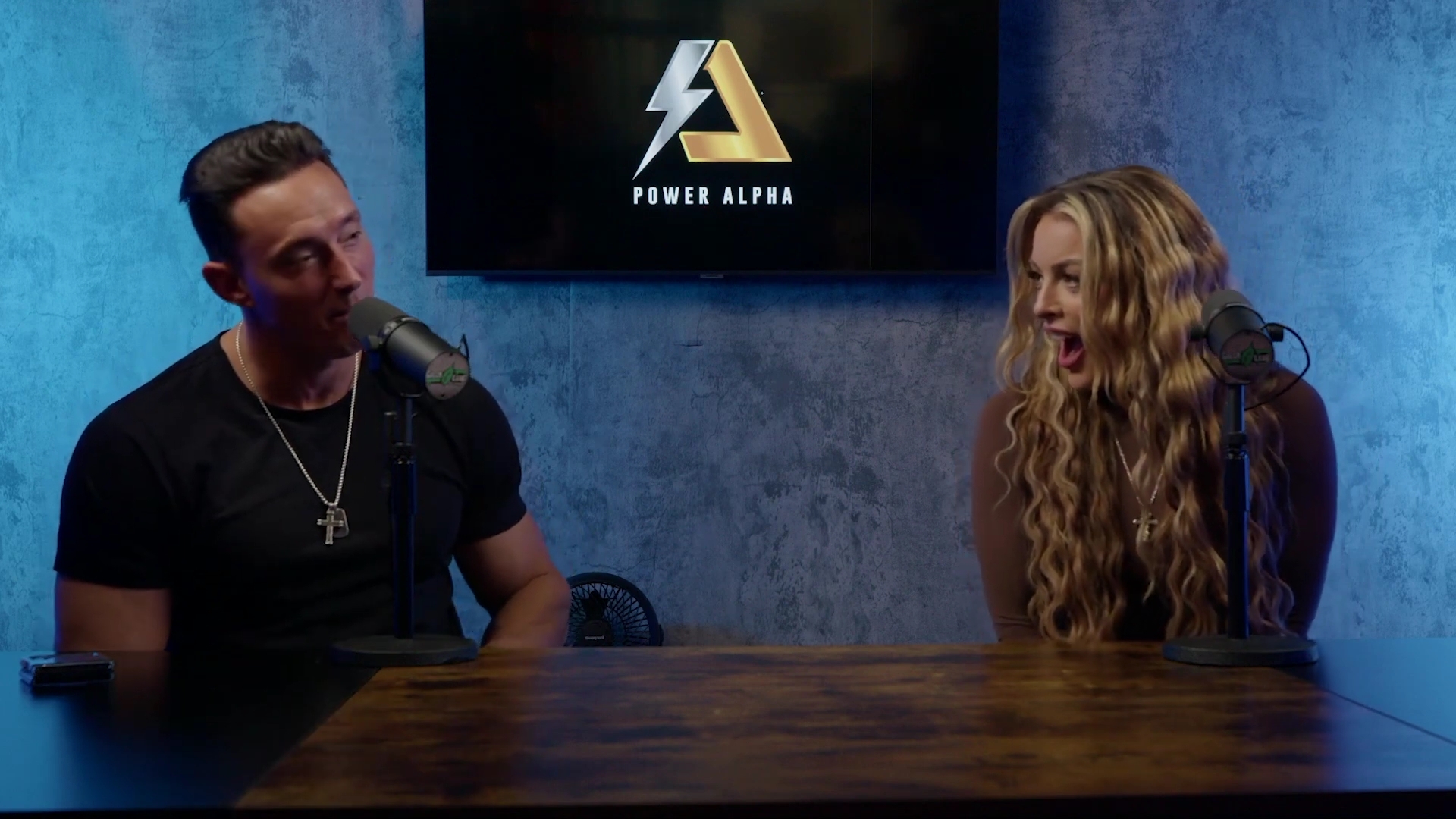 x2mate_com-Ep_9_-_Power_Alphas_Podcast___28Mandy_Saccomanno___Sabby_Piscitelli29-281080p29_mp40864.jpg