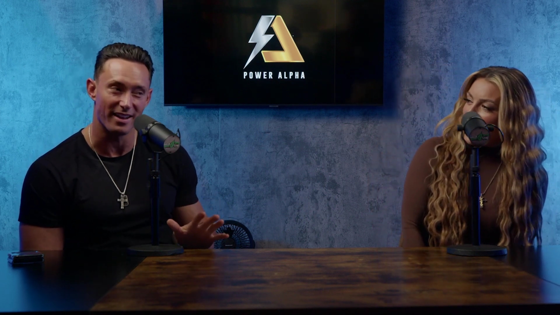 x2mate_com-Ep_9_-_Power_Alphas_Podcast___28Mandy_Saccomanno___Sabby_Piscitelli29-281080p29_mp40866.jpg