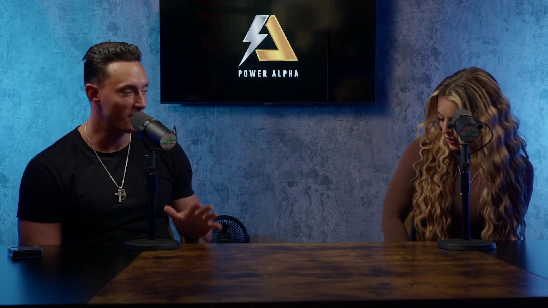 x2mate_com-Ep_9_-_Power_Alphas_Podcast___28Mandy_Saccomanno___Sabby_Piscitelli29-281080p29_mp40867.jpg