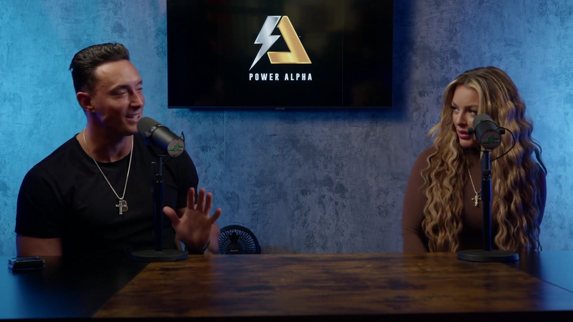 x2mate_com-Ep_9_-_Power_Alphas_Podcast___28Mandy_Saccomanno___Sabby_Piscitelli29-281080p29_mp40868.jpg
