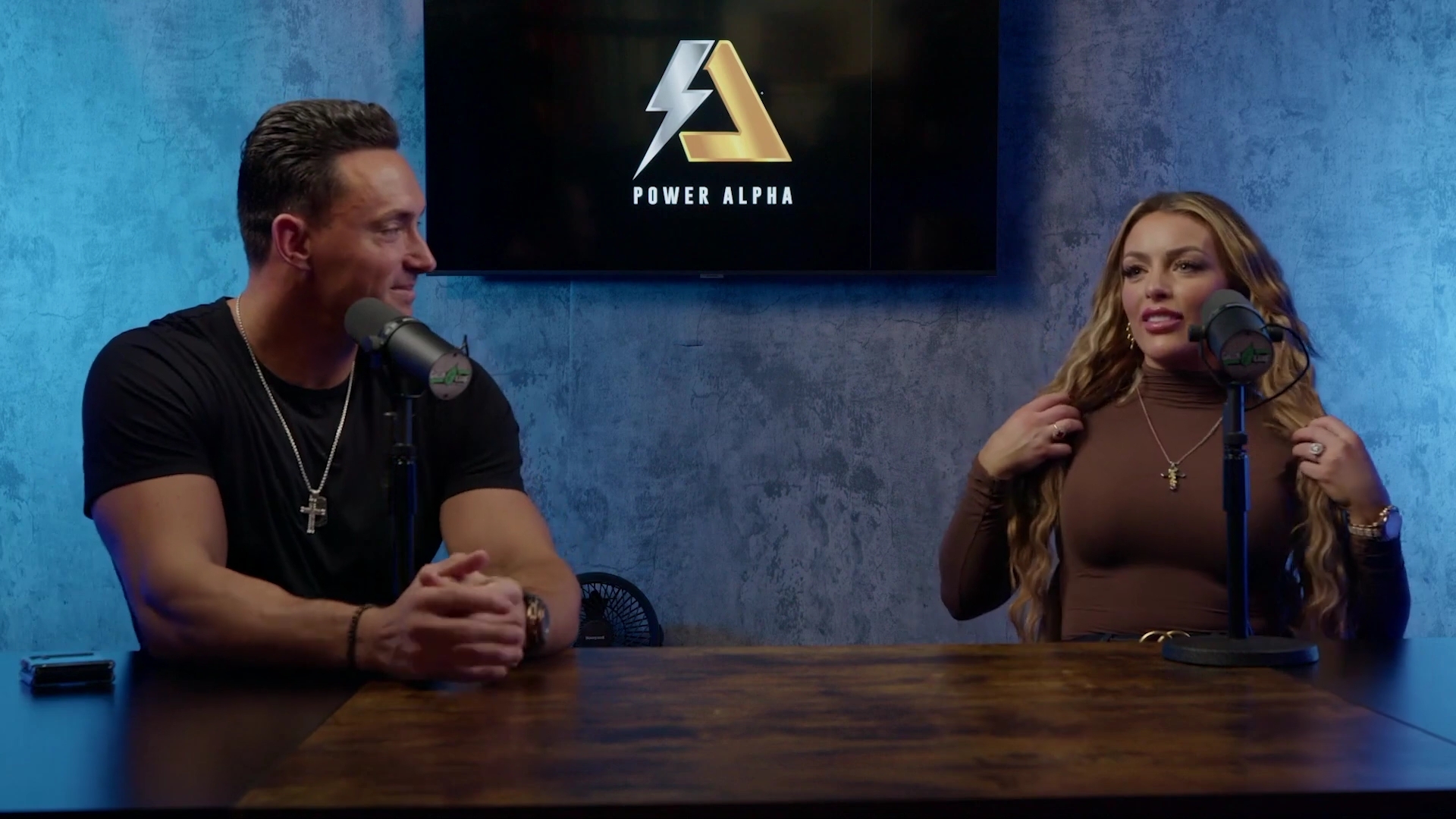 x2mate_com-Ep_9_-_Power_Alphas_Podcast___28Mandy_Saccomanno___Sabby_Piscitelli29-281080p29_mp40873.jpg