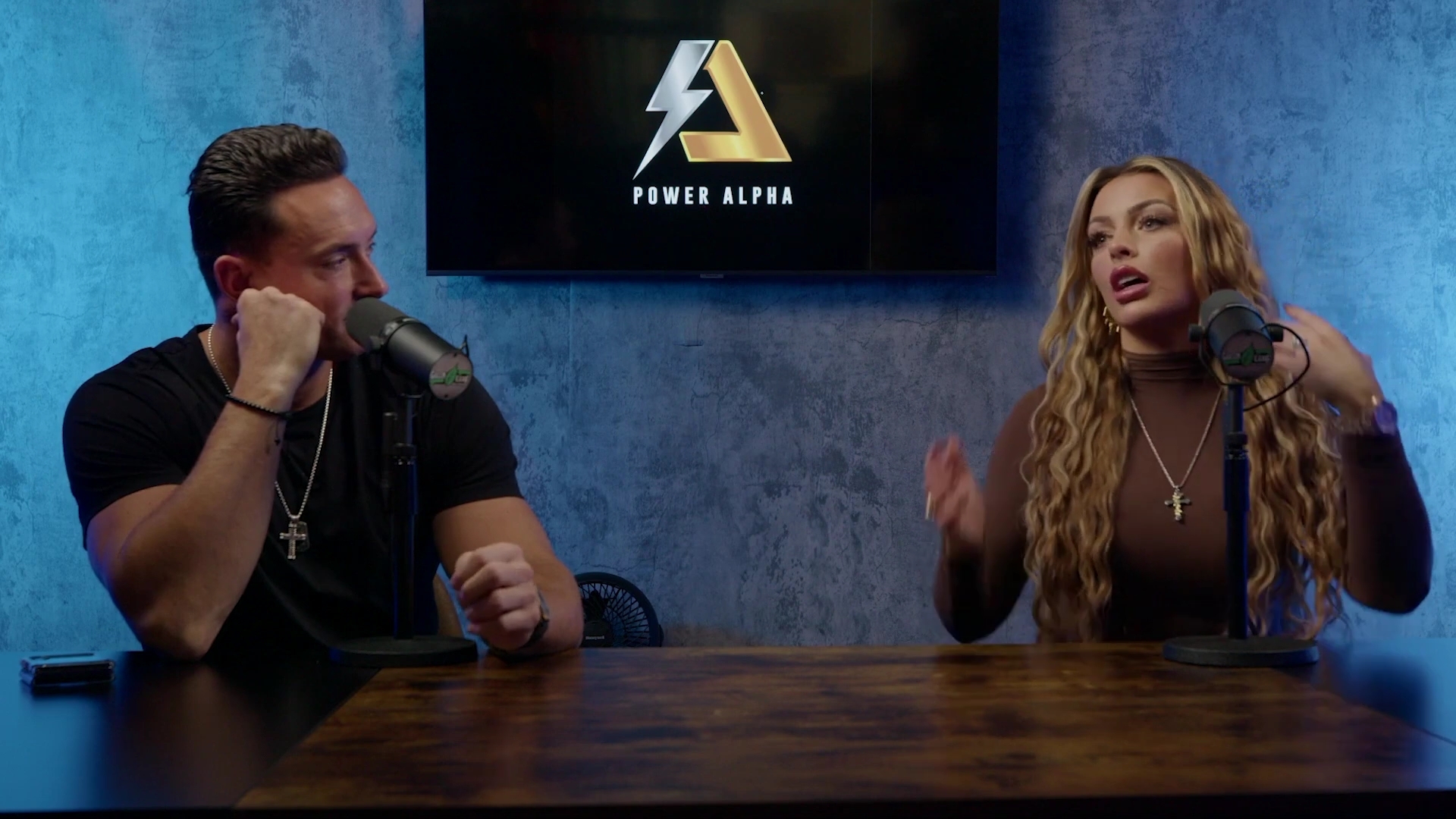 x2mate_com-Ep_9_-_Power_Alphas_Podcast___28Mandy_Saccomanno___Sabby_Piscitelli29-281080p29_mp40883.jpg