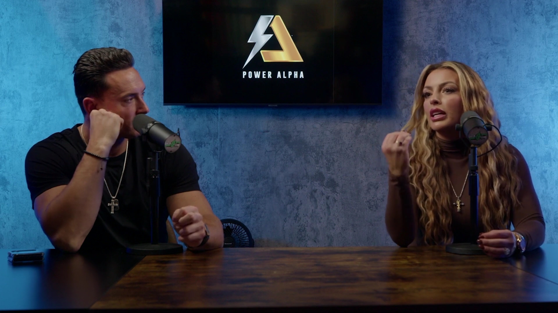 x2mate_com-Ep_9_-_Power_Alphas_Podcast___28Mandy_Saccomanno___Sabby_Piscitelli29-281080p29_mp40893.jpg
