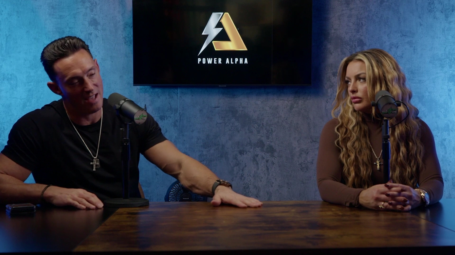 x2mate_com-Ep_9_-_Power_Alphas_Podcast___28Mandy_Saccomanno___Sabby_Piscitelli29-281080p29_mp40917.jpg