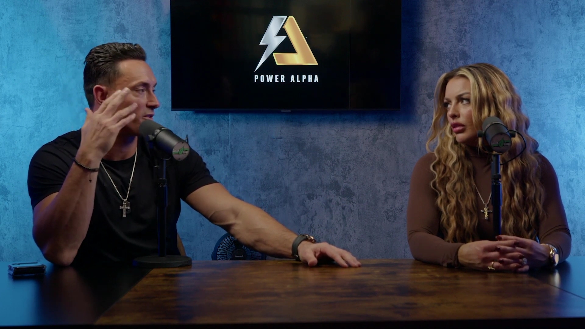 x2mate_com-Ep_9_-_Power_Alphas_Podcast___28Mandy_Saccomanno___Sabby_Piscitelli29-281080p29_mp40925.jpg