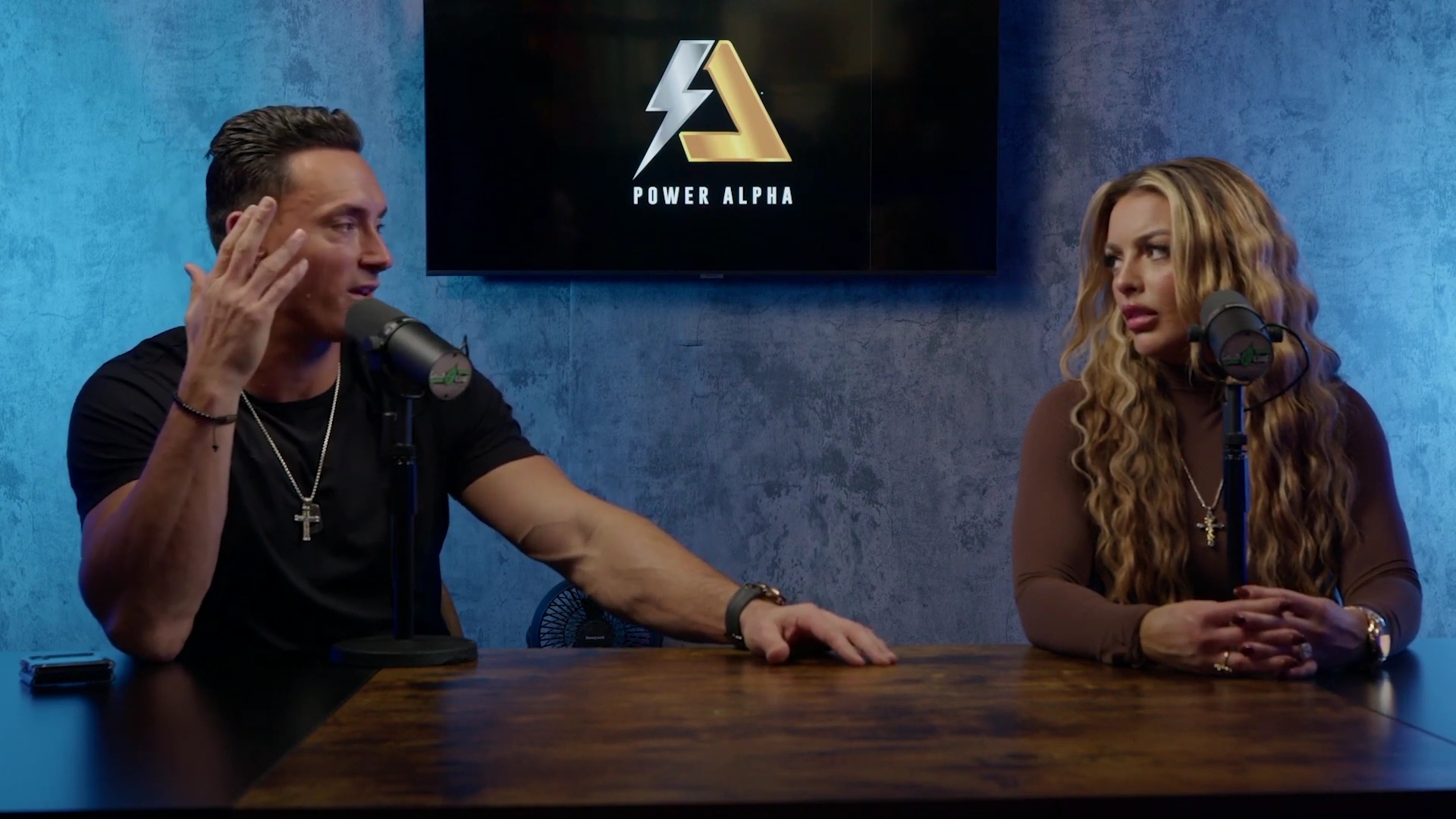 x2mate_com-Ep_9_-_Power_Alphas_Podcast___28Mandy_Saccomanno___Sabby_Piscitelli29-281080p29_mp40926.jpg