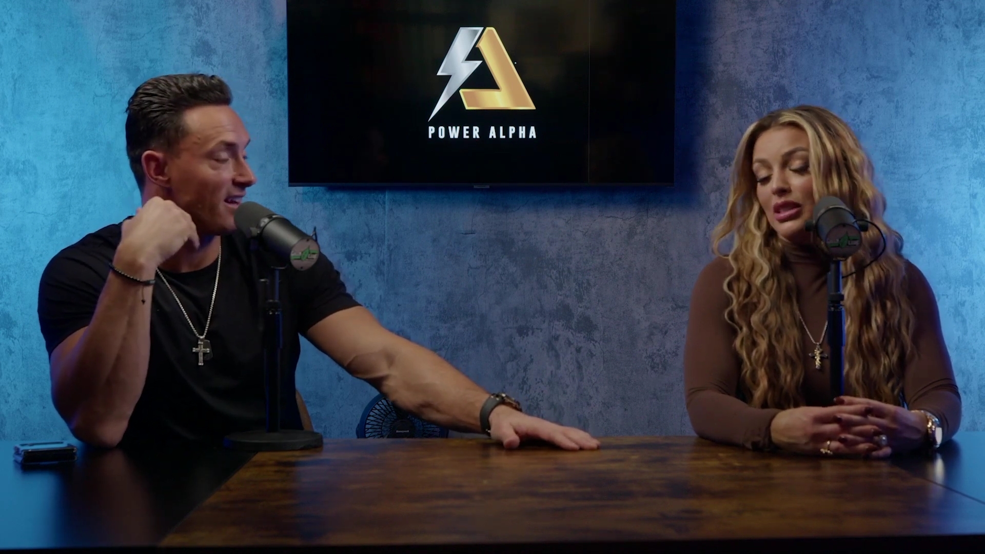 x2mate_com-Ep_9_-_Power_Alphas_Podcast___28Mandy_Saccomanno___Sabby_Piscitelli29-281080p29_mp40930.jpg