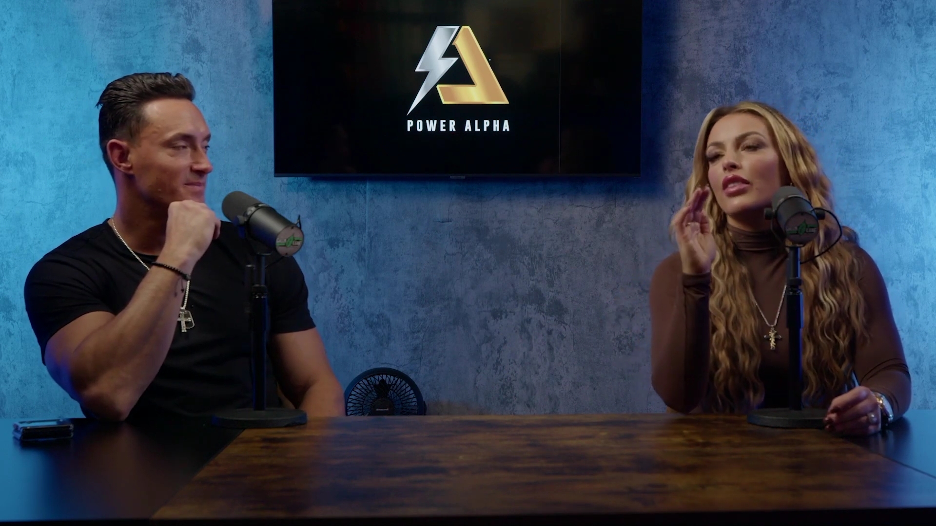 x2mate_com-Ep_9_-_Power_Alphas_Podcast___28Mandy_Saccomanno___Sabby_Piscitelli29-281080p29_mp40943.jpg
