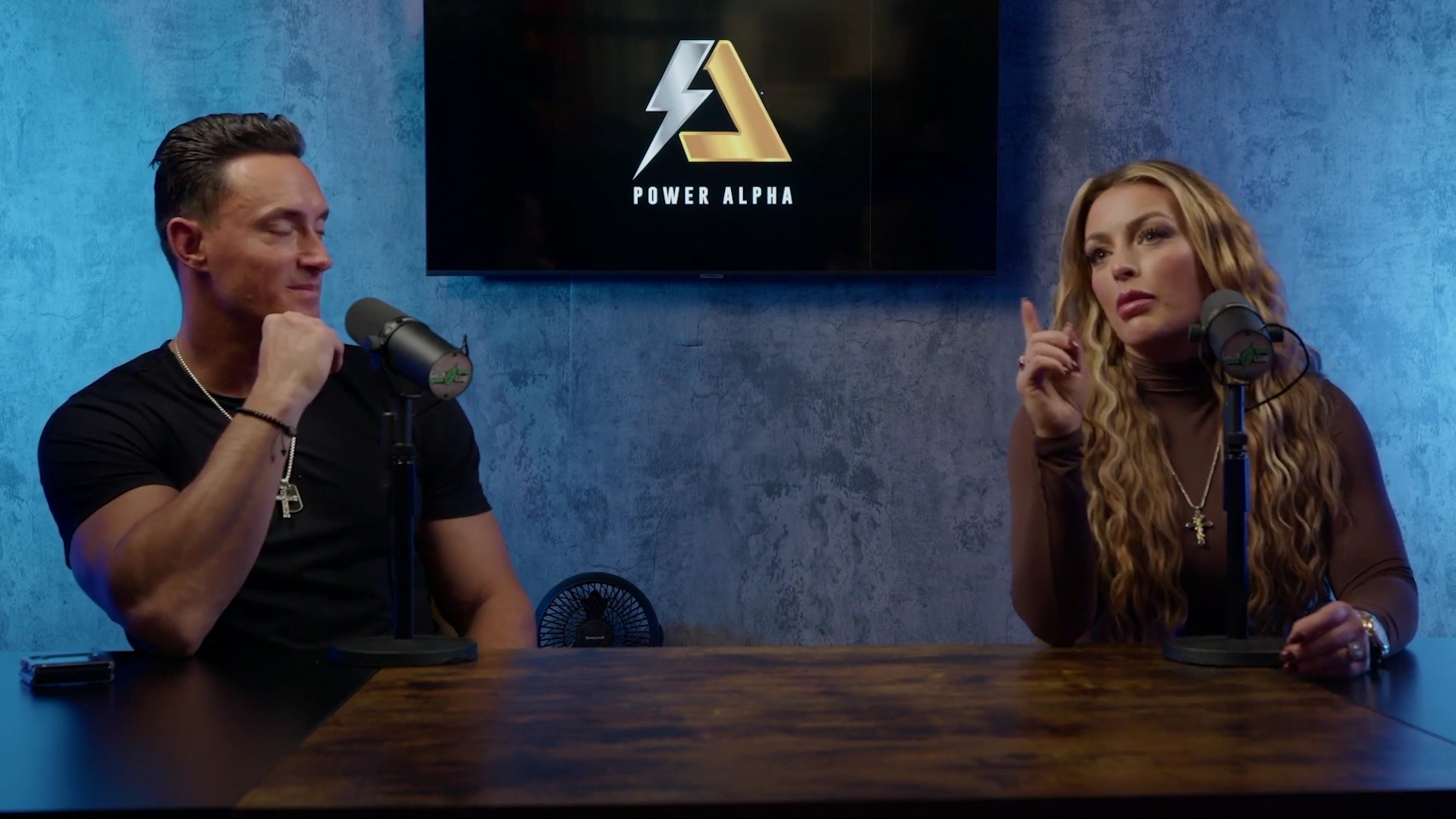 x2mate_com-Ep_9_-_Power_Alphas_Podcast___28Mandy_Saccomanno___Sabby_Piscitelli29-281080p29_mp40944.jpg