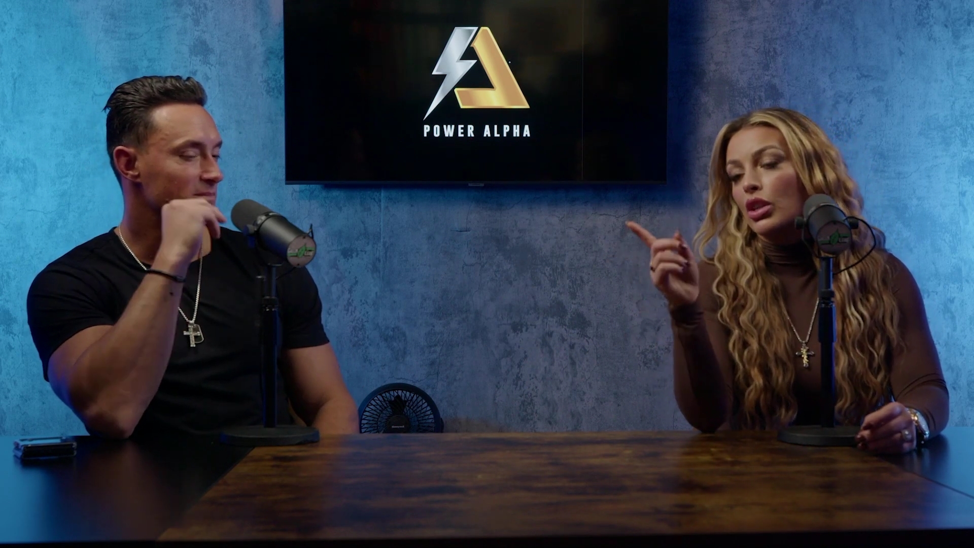 x2mate_com-Ep_9_-_Power_Alphas_Podcast___28Mandy_Saccomanno___Sabby_Piscitelli29-281080p29_mp40945.jpg