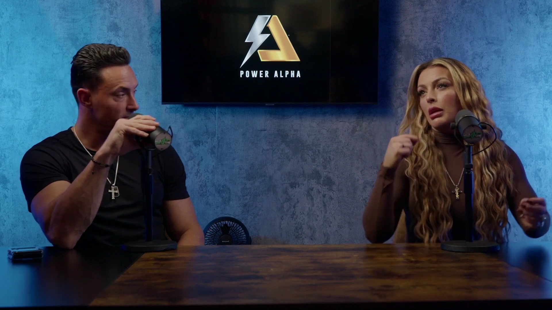 x2mate_com-Ep_9_-_Power_Alphas_Podcast___28Mandy_Saccomanno___Sabby_Piscitelli29-281080p29_mp40947.jpg