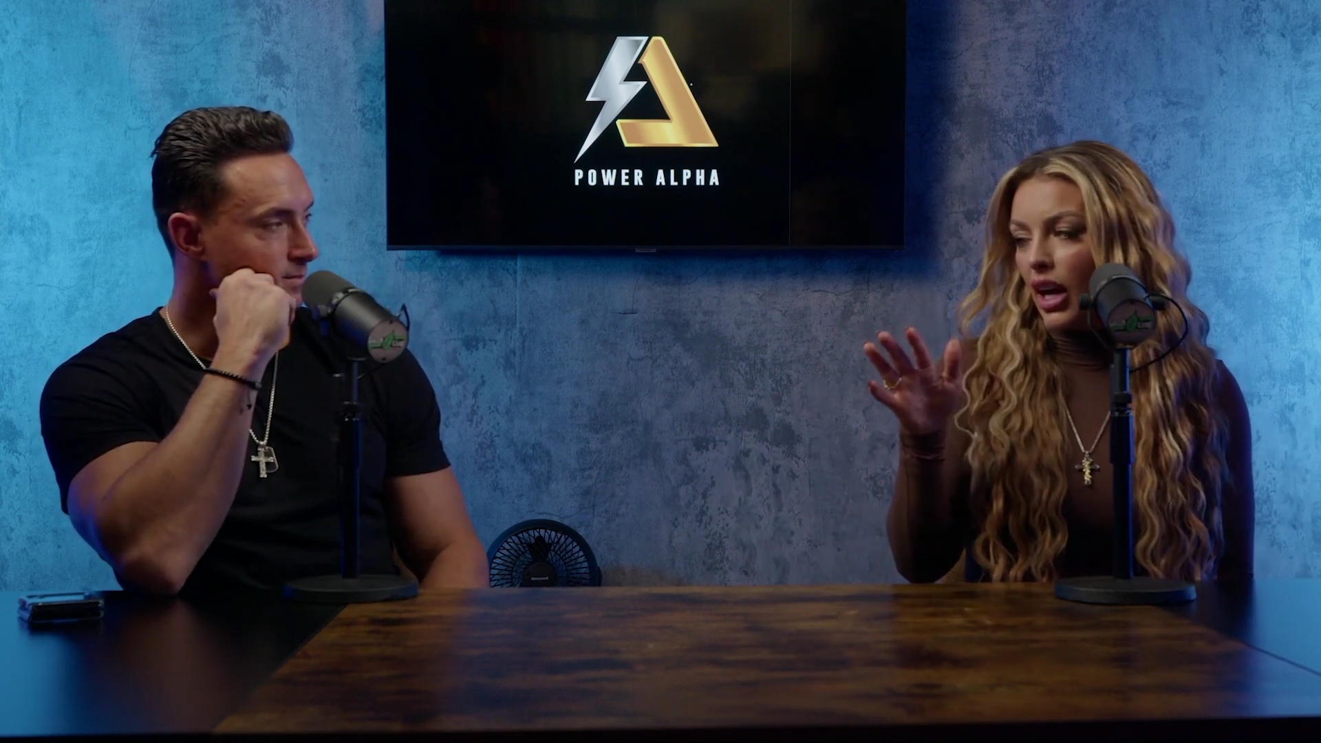 x2mate_com-Ep_9_-_Power_Alphas_Podcast___28Mandy_Saccomanno___Sabby_Piscitelli29-281080p29_mp40950.jpg