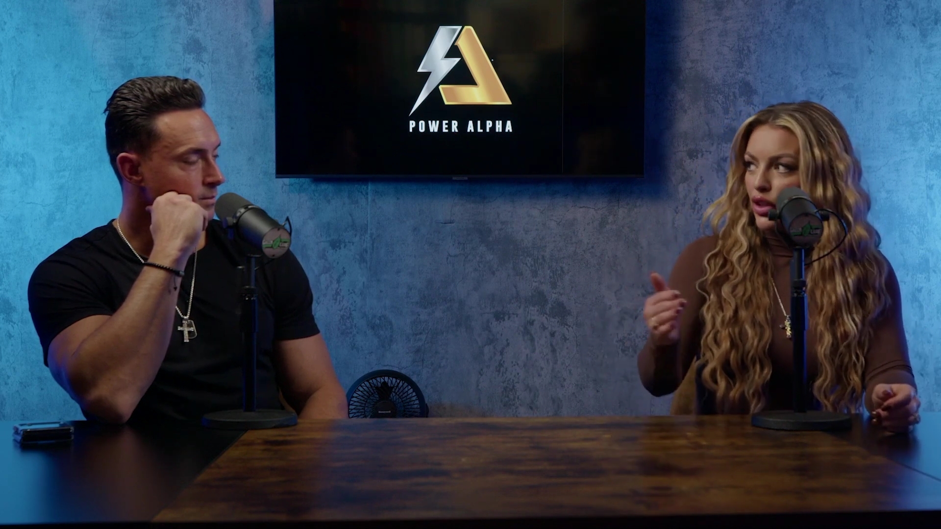 x2mate_com-Ep_9_-_Power_Alphas_Podcast___28Mandy_Saccomanno___Sabby_Piscitelli29-281080p29_mp40954.jpg