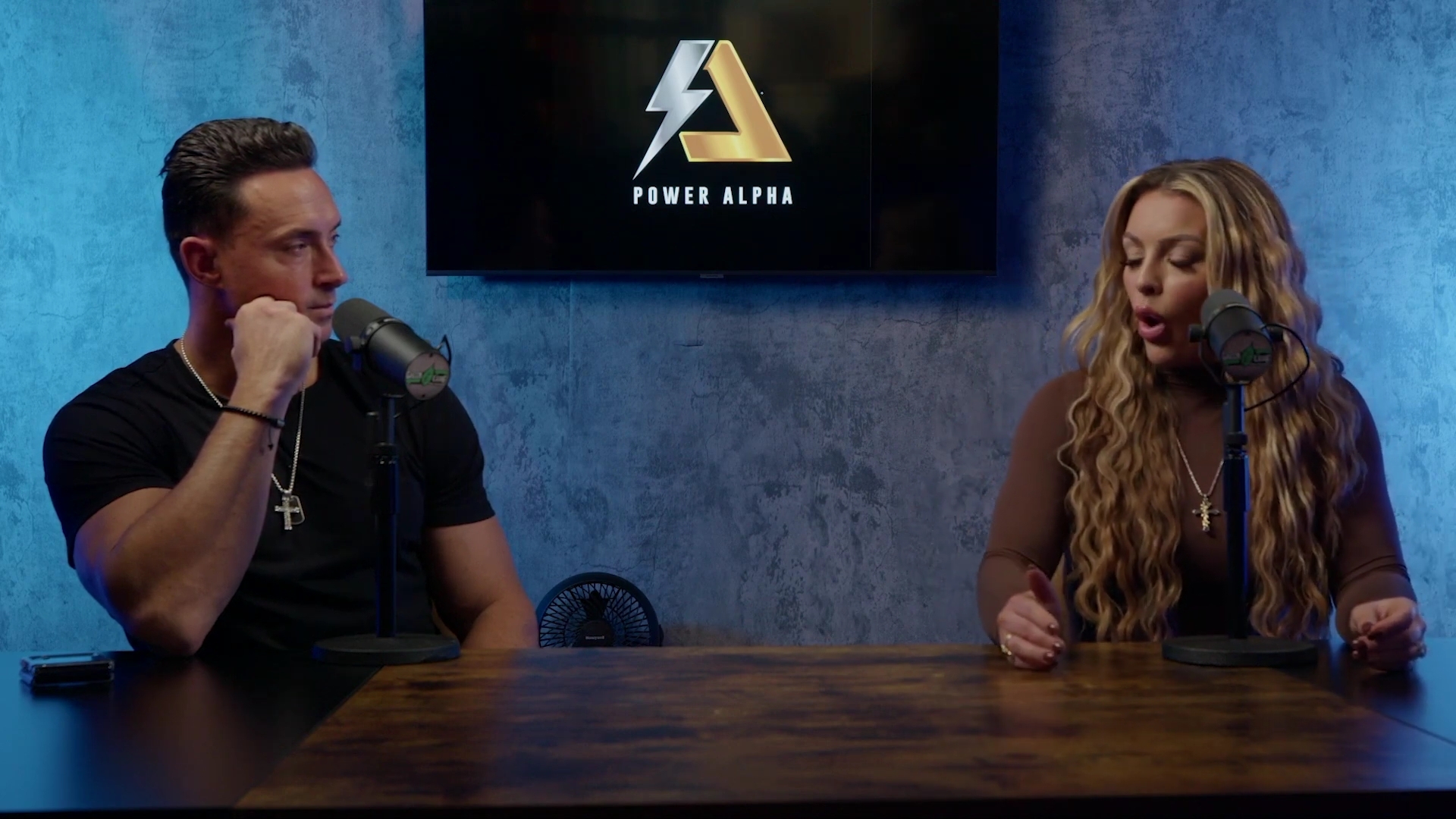 x2mate_com-Ep_9_-_Power_Alphas_Podcast___28Mandy_Saccomanno___Sabby_Piscitelli29-281080p29_mp40955.jpg