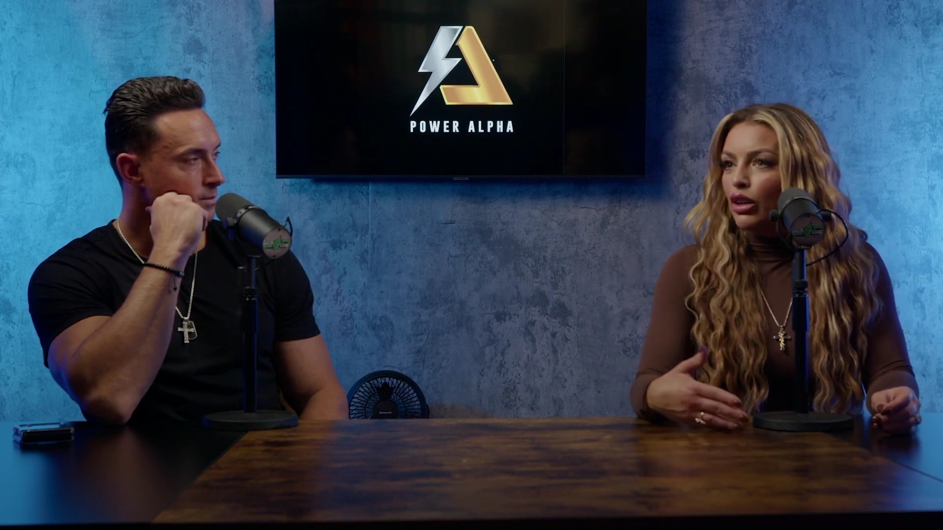 x2mate_com-Ep_9_-_Power_Alphas_Podcast___28Mandy_Saccomanno___Sabby_Piscitelli29-281080p29_mp40956.jpg