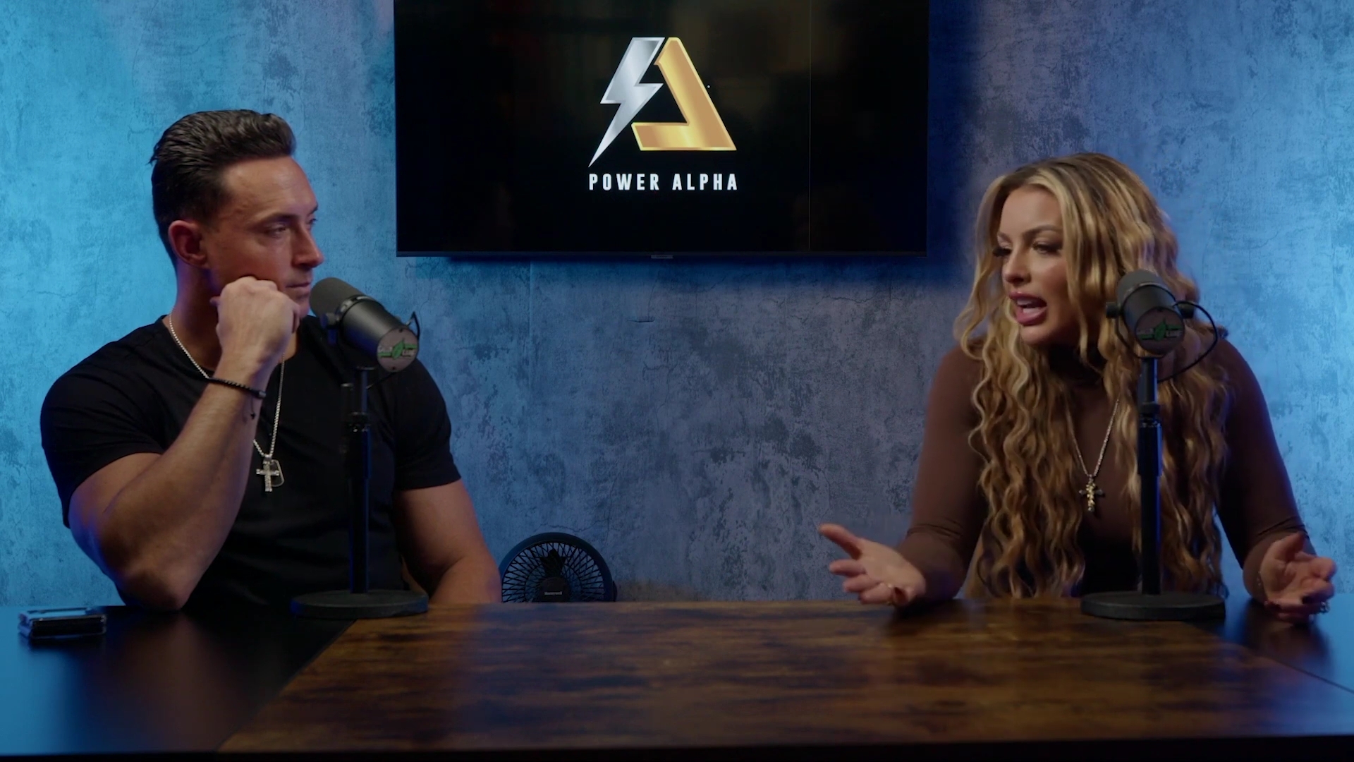 x2mate_com-Ep_9_-_Power_Alphas_Podcast___28Mandy_Saccomanno___Sabby_Piscitelli29-281080p29_mp40958.jpg