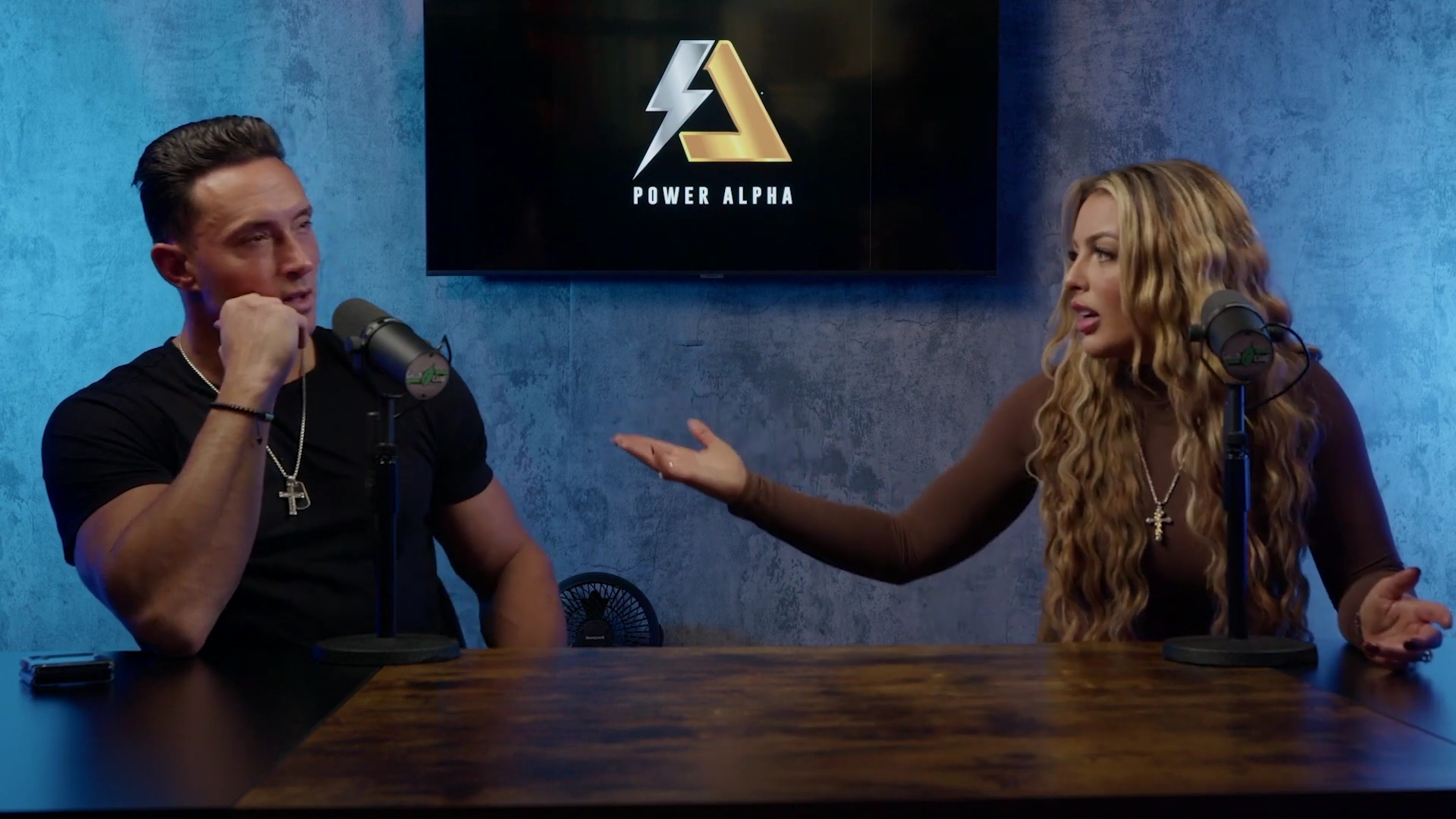 x2mate_com-Ep_9_-_Power_Alphas_Podcast___28Mandy_Saccomanno___Sabby_Piscitelli29-281080p29_mp40959.jpg